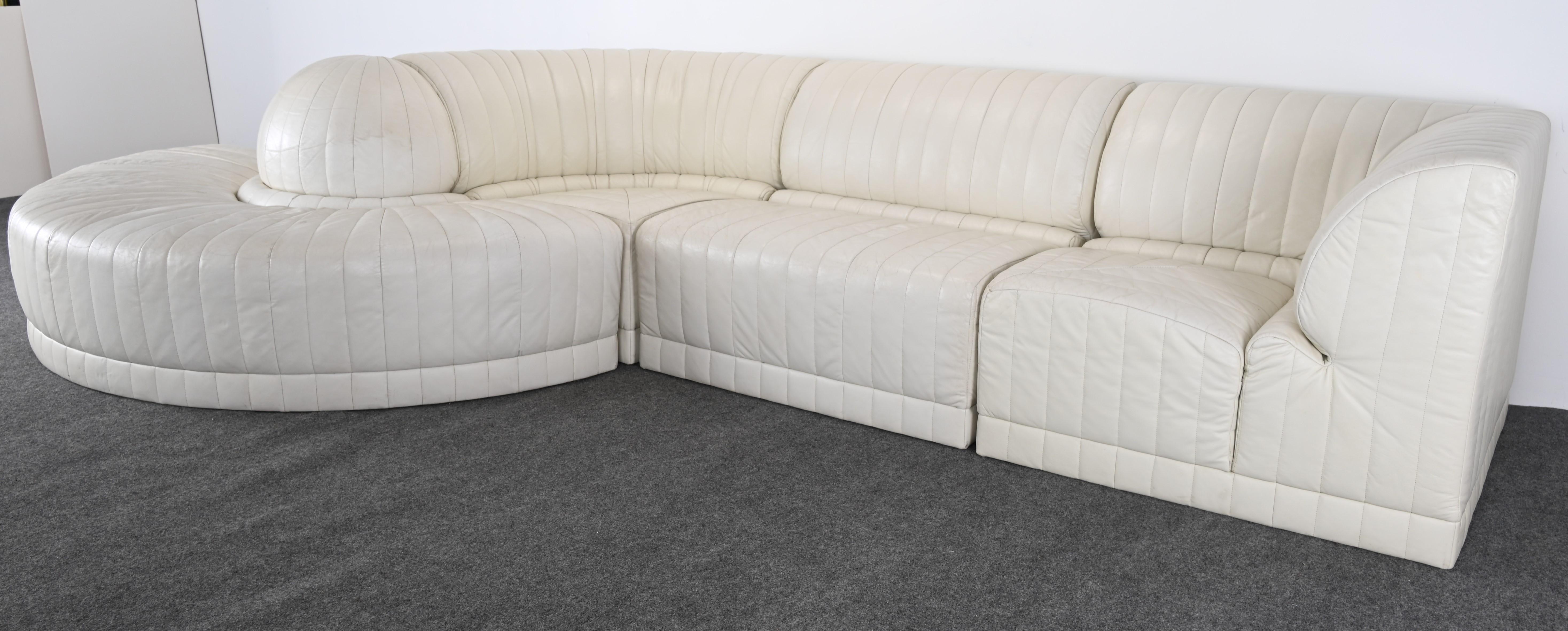 Vierteiliges Sofa aus weißem Leder von Roche Bobois, 1985 im Zustand „Gut“ in Hamburg, PA