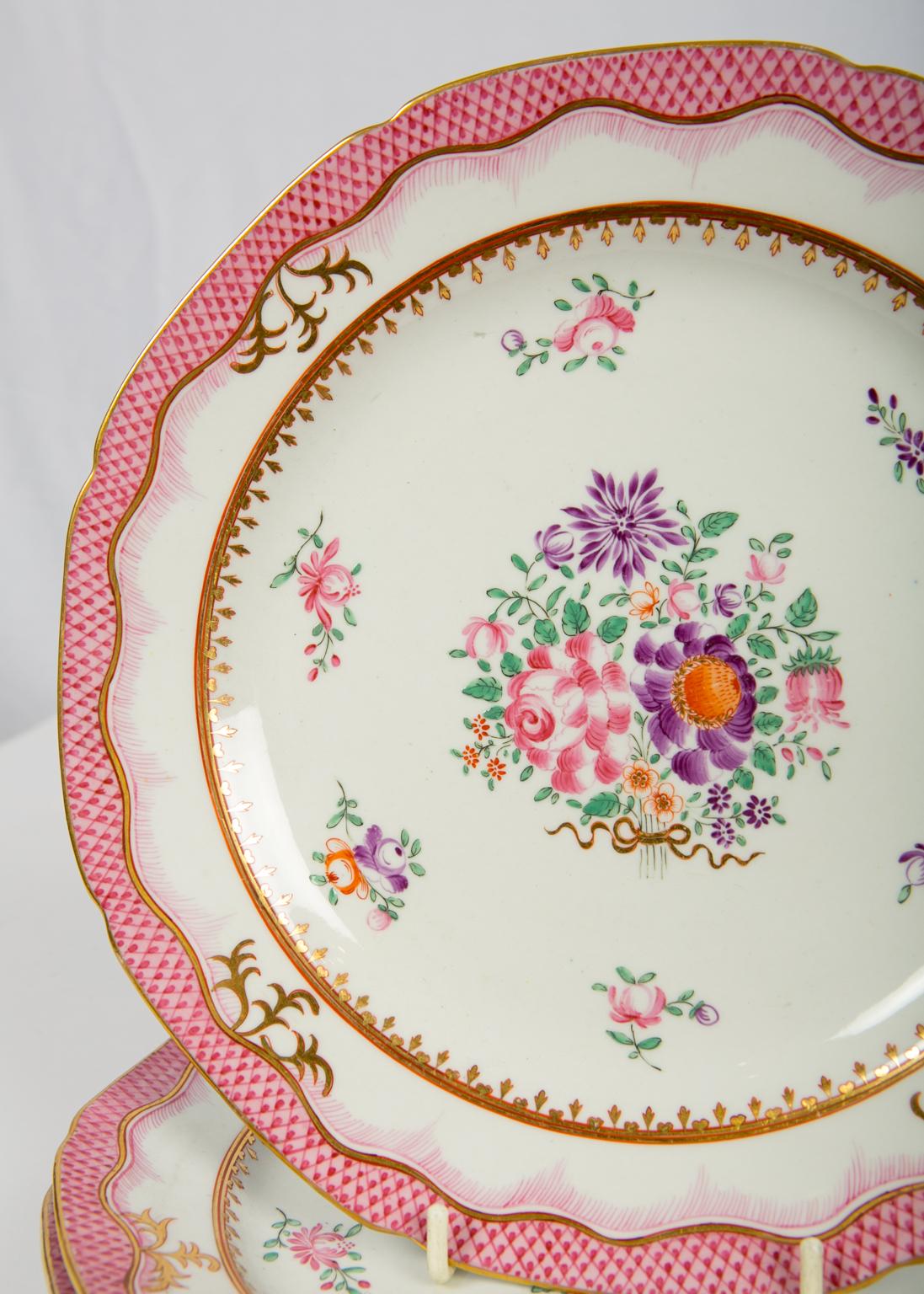 Porcelain Four Pink Antique Worcester Dishes in the Famille Rose Style
