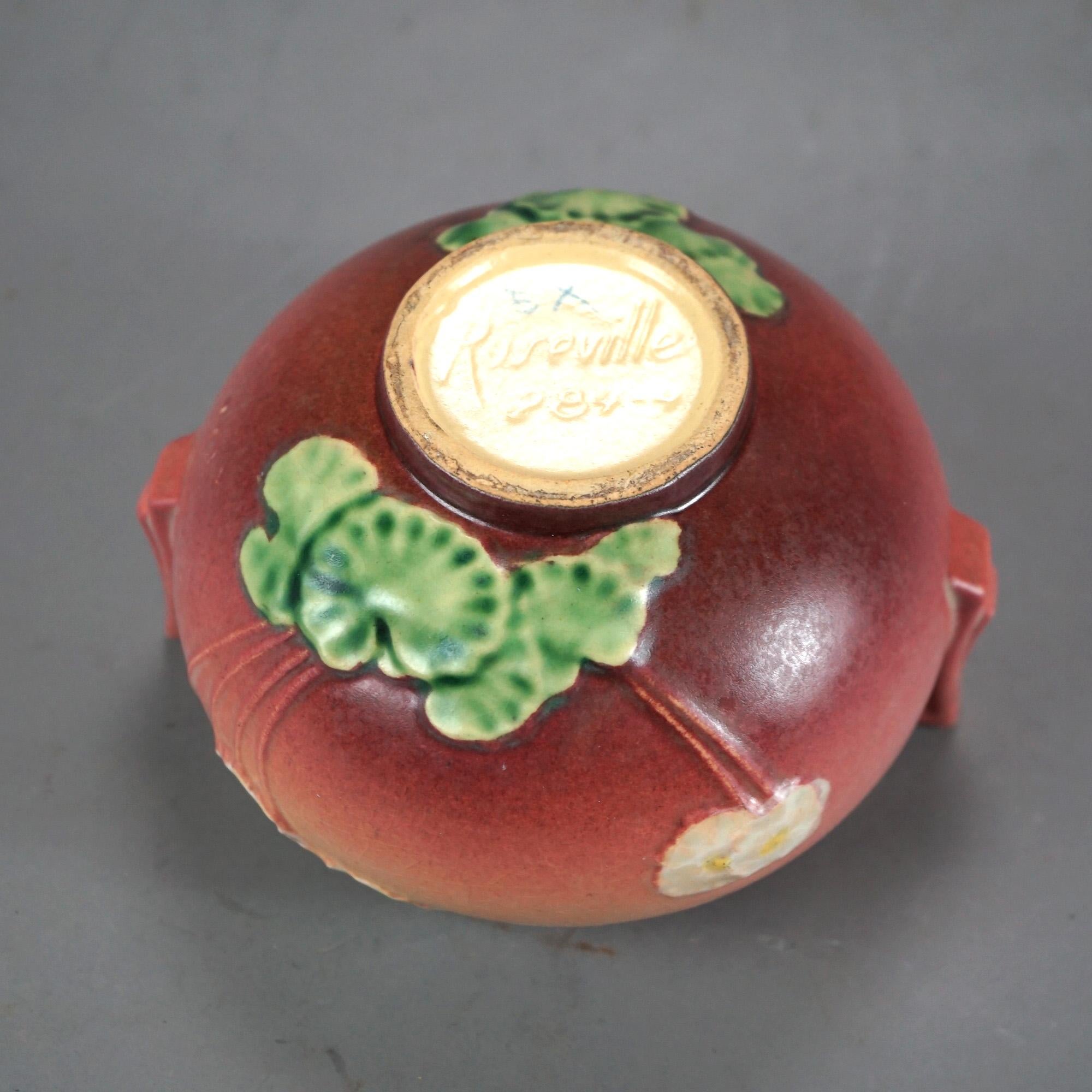 Quattro oggetti in Roseville Art Pottery rosa con motivo Primrose della metà del XX secolo 2