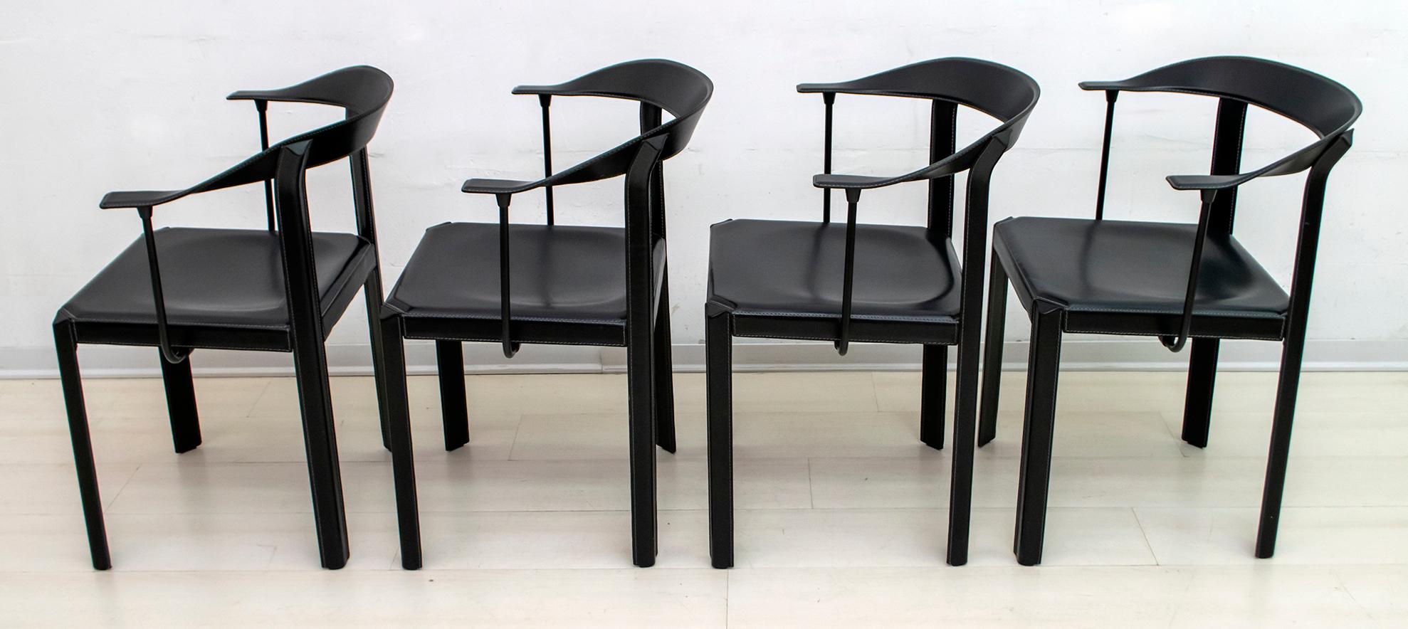 Four Postmodern Italian Black Leather Dinning Chairs, 1980s In Good Condition In Puglia, Puglia