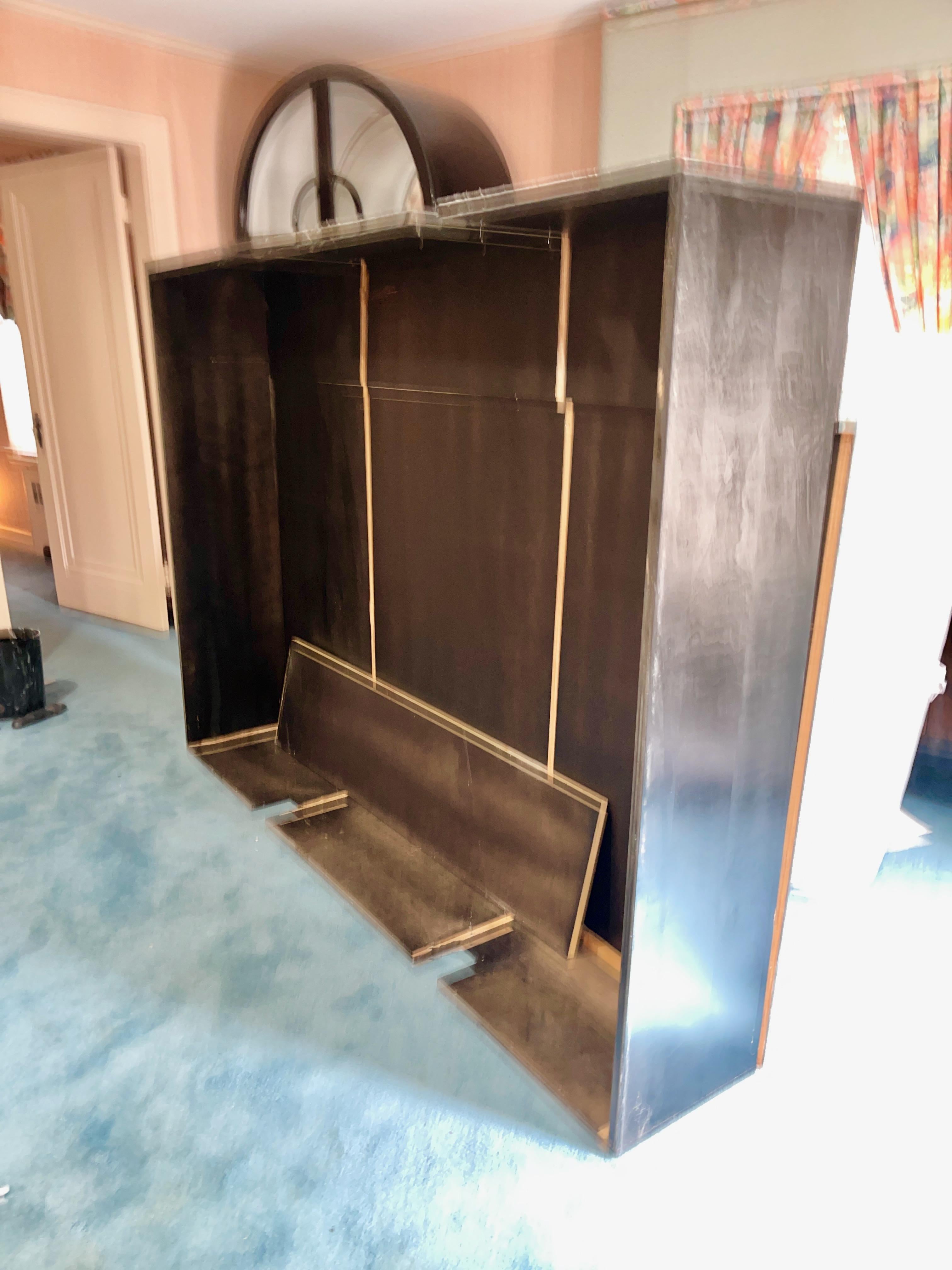 Four Poster Bed (Queen) Black Lacquer on Brass Plinth For Sale 8