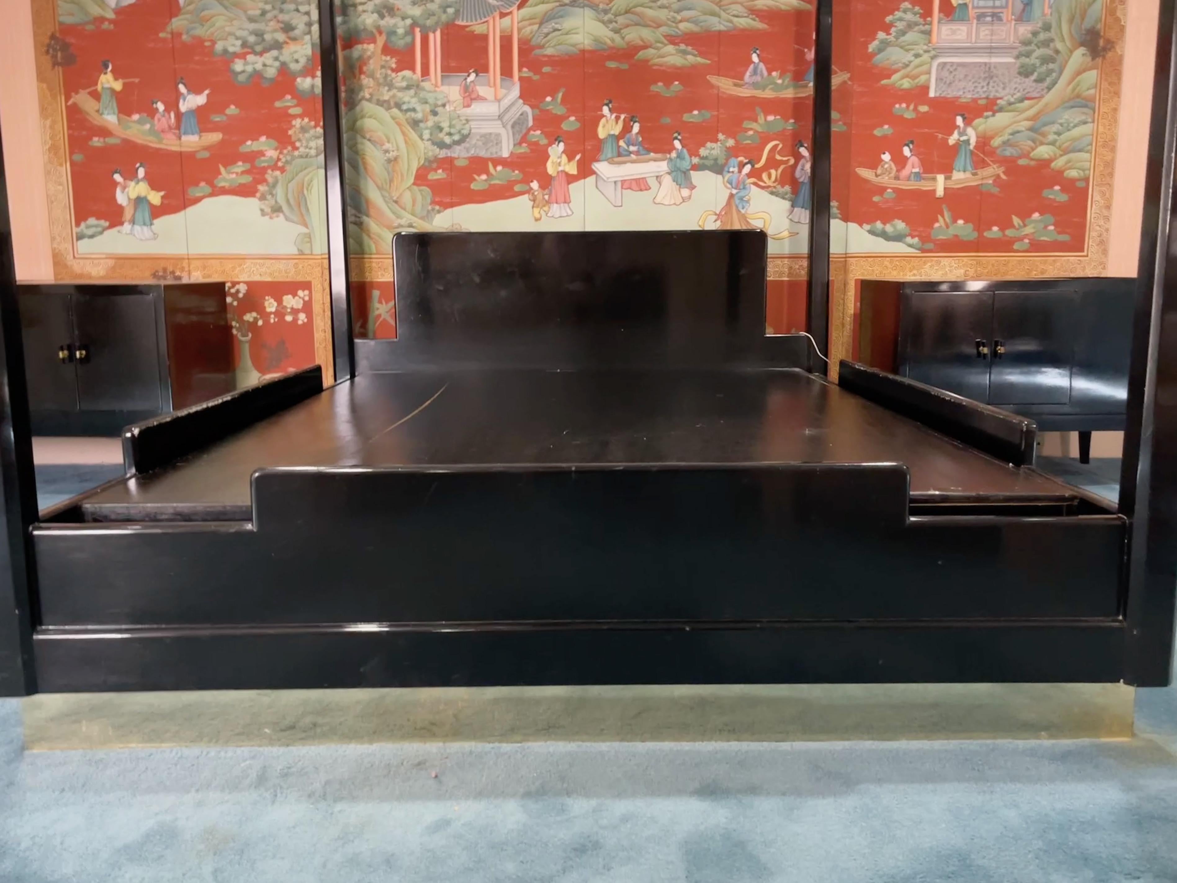 Four Poster Bed (Queen) Black Lacquer on Brass Plinth In Good Condition For Sale In Hanover, MA