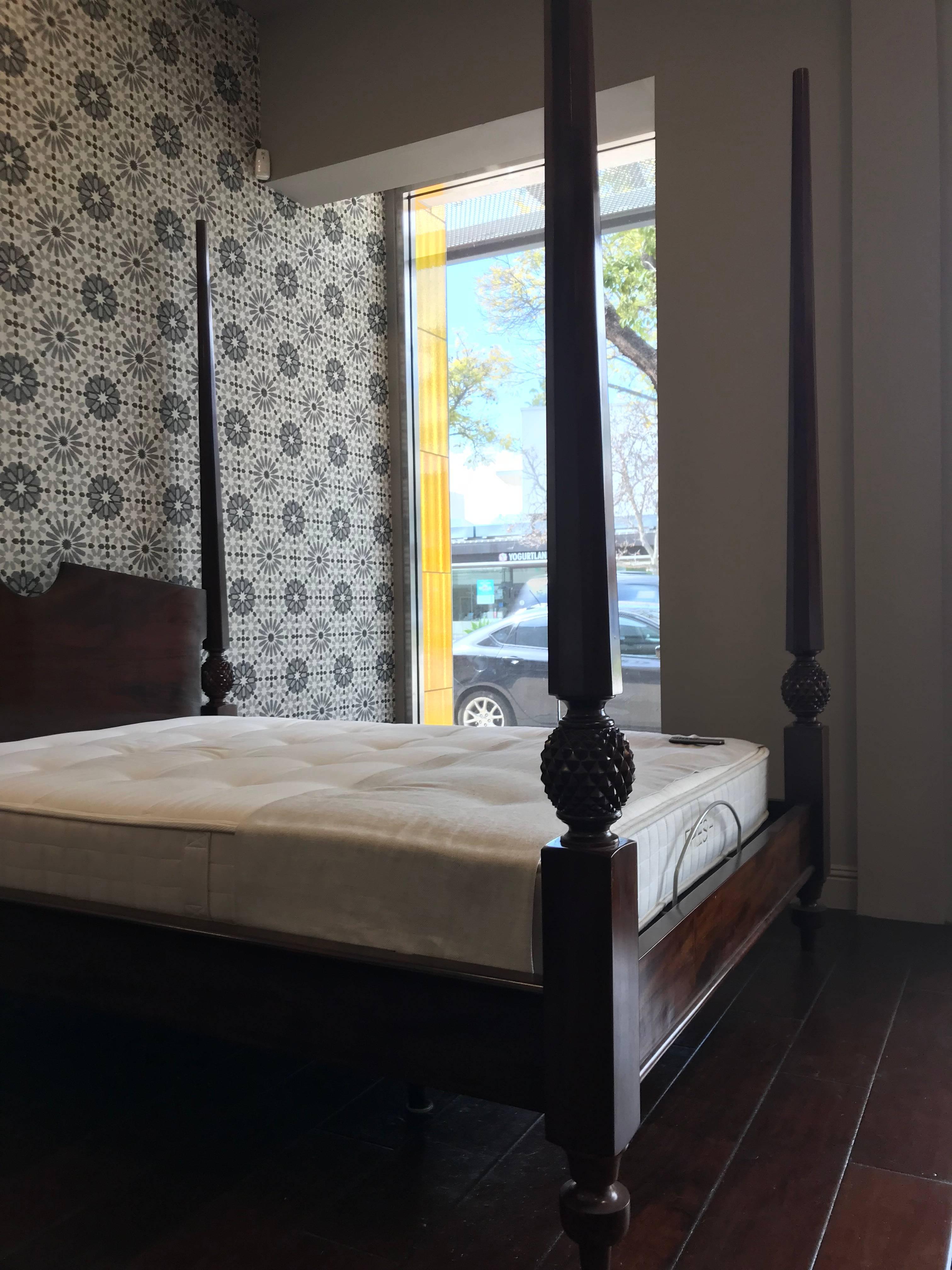 Four-Poster Queen Wooden Bed In Excellent Condition In Los Angeles, CA