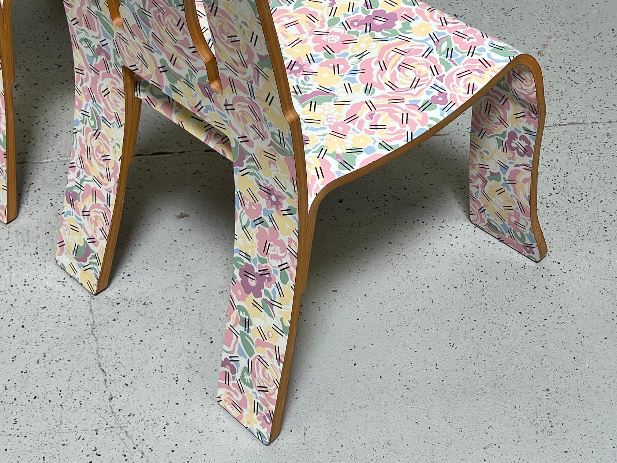Four Queen Anne Chairs by Robert Venturi for Knoll 7