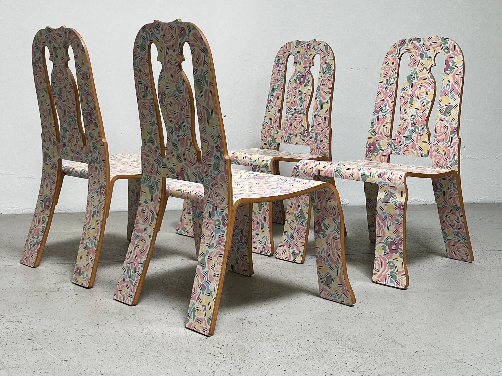 Four Queen Anne Chairs by Robert Venturi for Knoll 10
