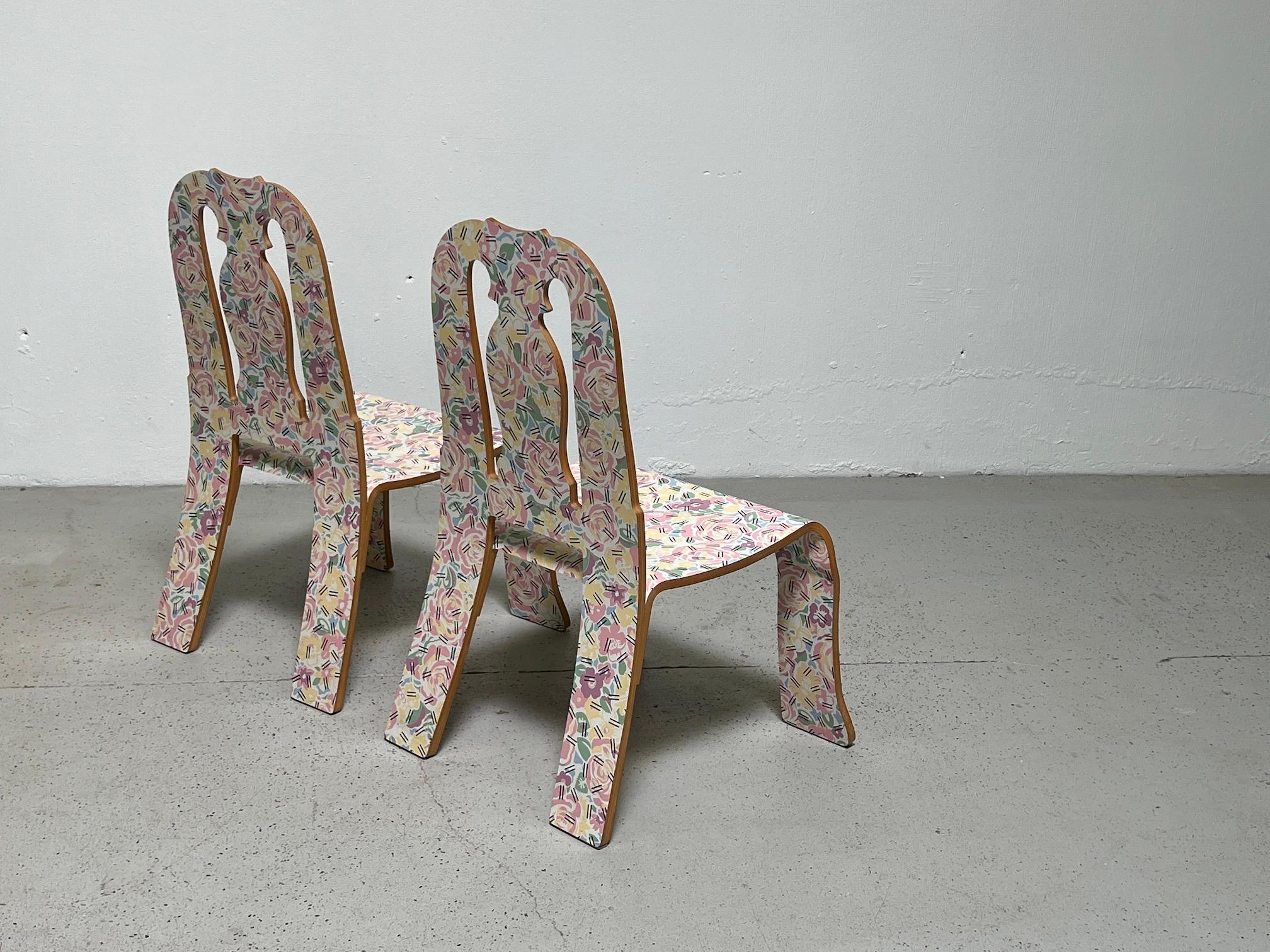 Four Queen Anne Chairs by Robert Venturi for Knoll 4