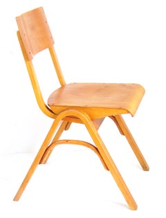 Quatre chaises rares Ton de Ludvík Volák, Zbyněk Hřivnáč et Jan Bočan