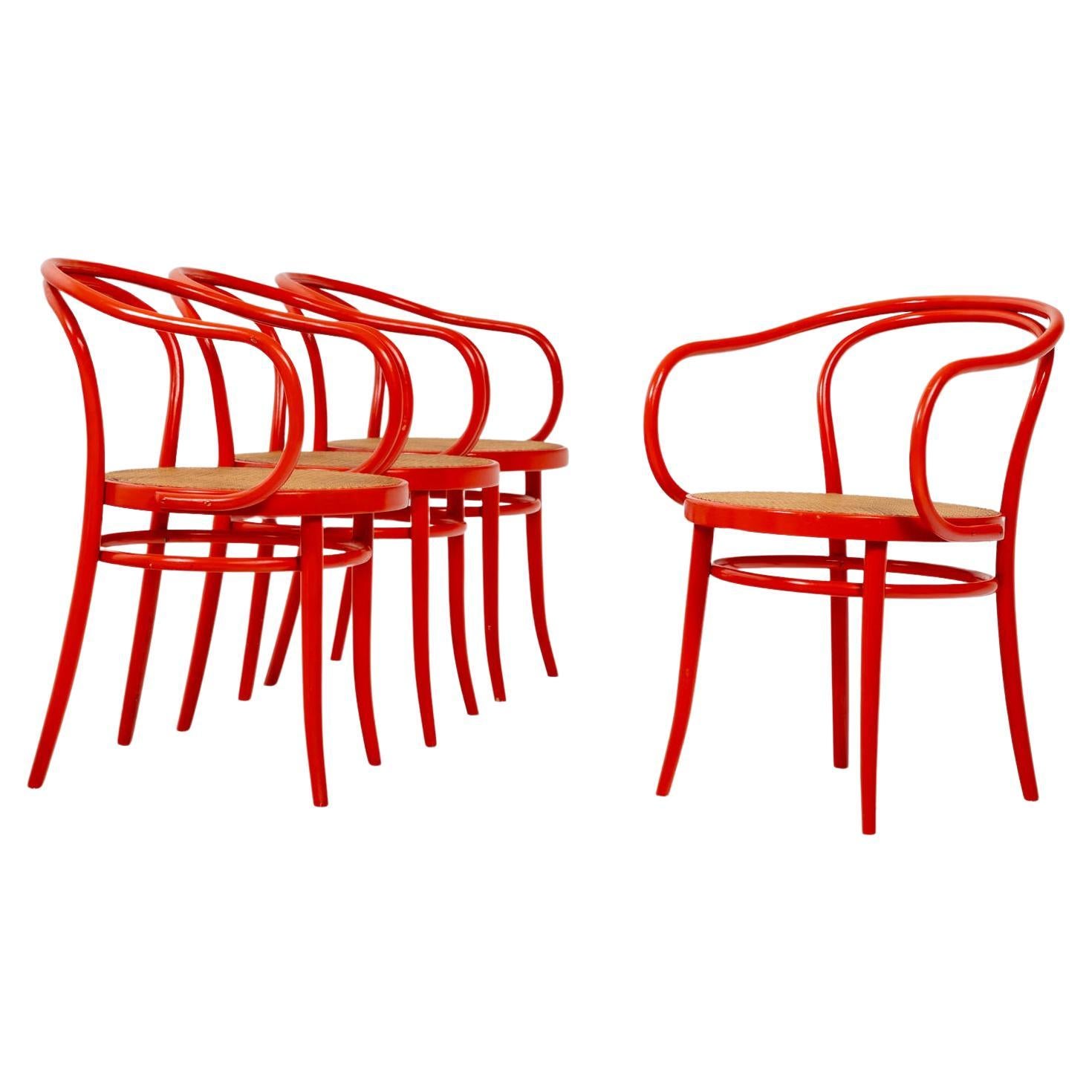 Quatre fauteuils rouges en bois cintré de Drevounia, République tchèque, milieu du 20e siècle en vente