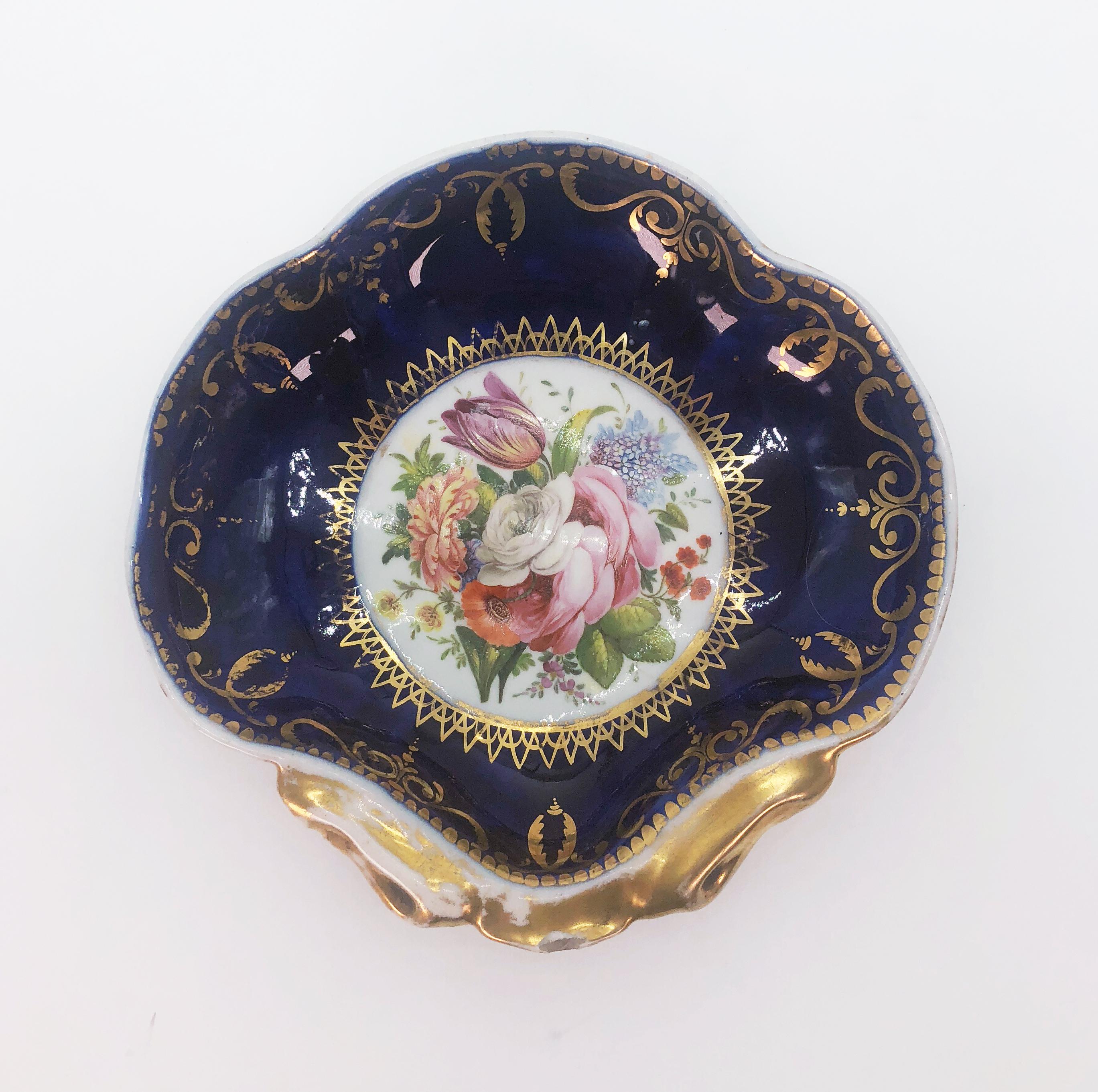 Four Regency Hand Painted Porcelain Dishes by Coalport, circa 1805 For Sale 2