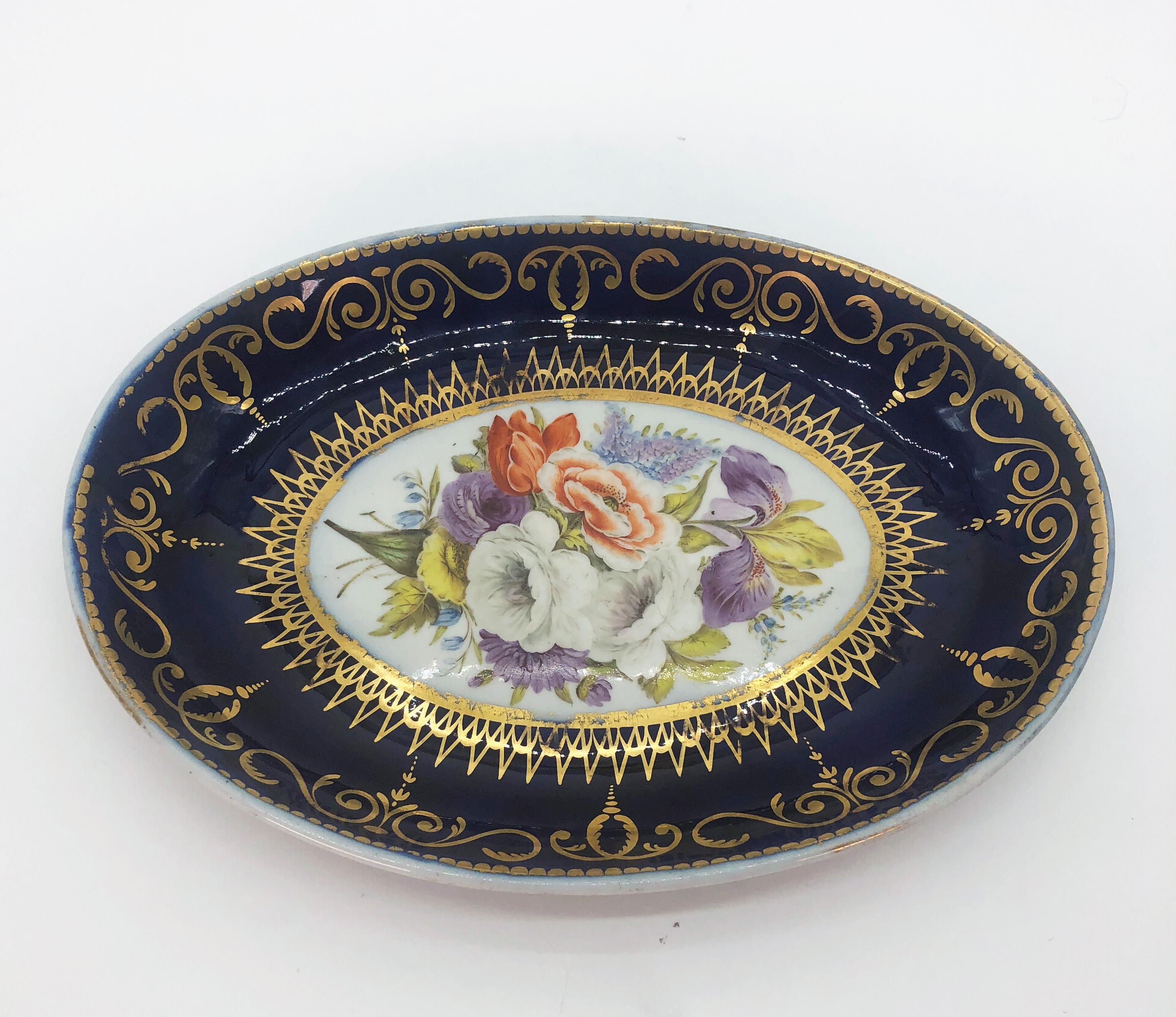 Four Regency Hand Painted Porcelain Dishes by Coalport, circa 1805 In Good Condition For Sale In London, GB