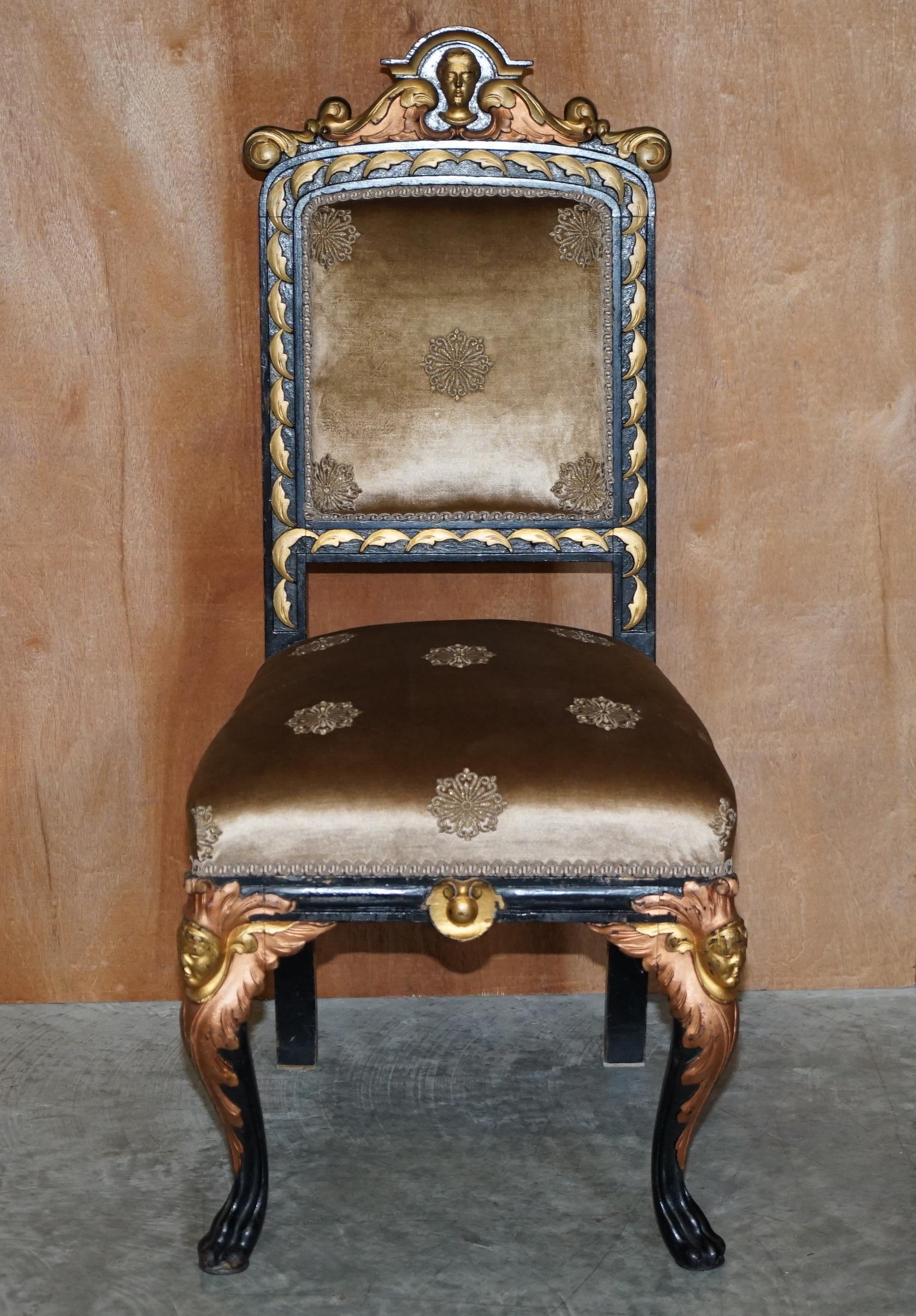 Cuatro sillas de comedor antiguas victorianas restauradas, muy talladas, ebonizadas y doradas en oro Victoriano temprano en venta
