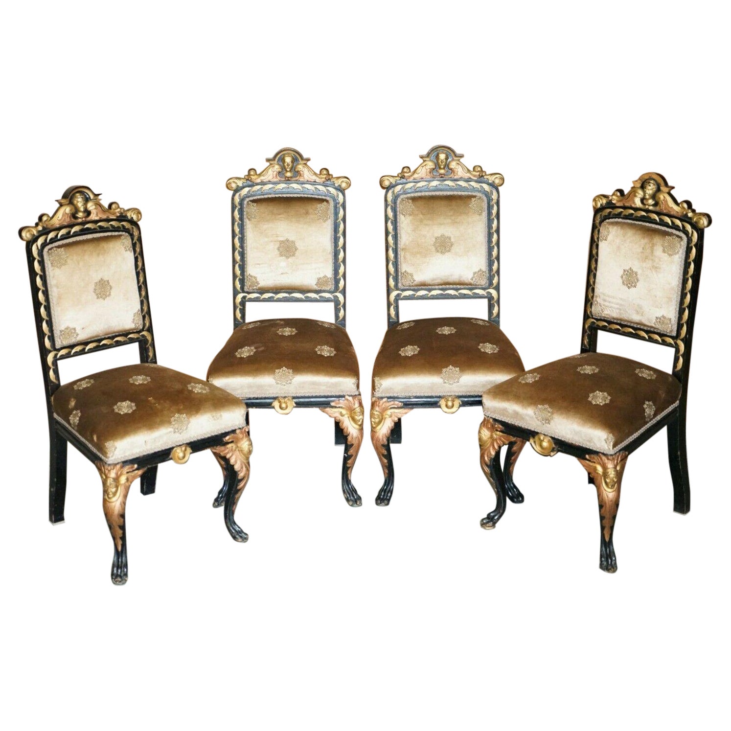Cuatro sillas de comedor antiguas victorianas restauradas, muy talladas, ebonizadas y doradas en oro