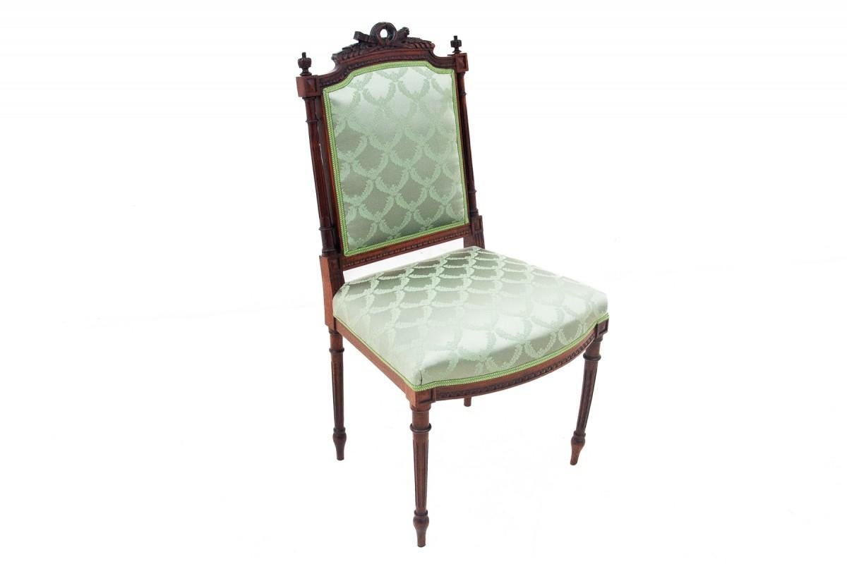 Walnut Four Rococo style chairs, France. For Sale