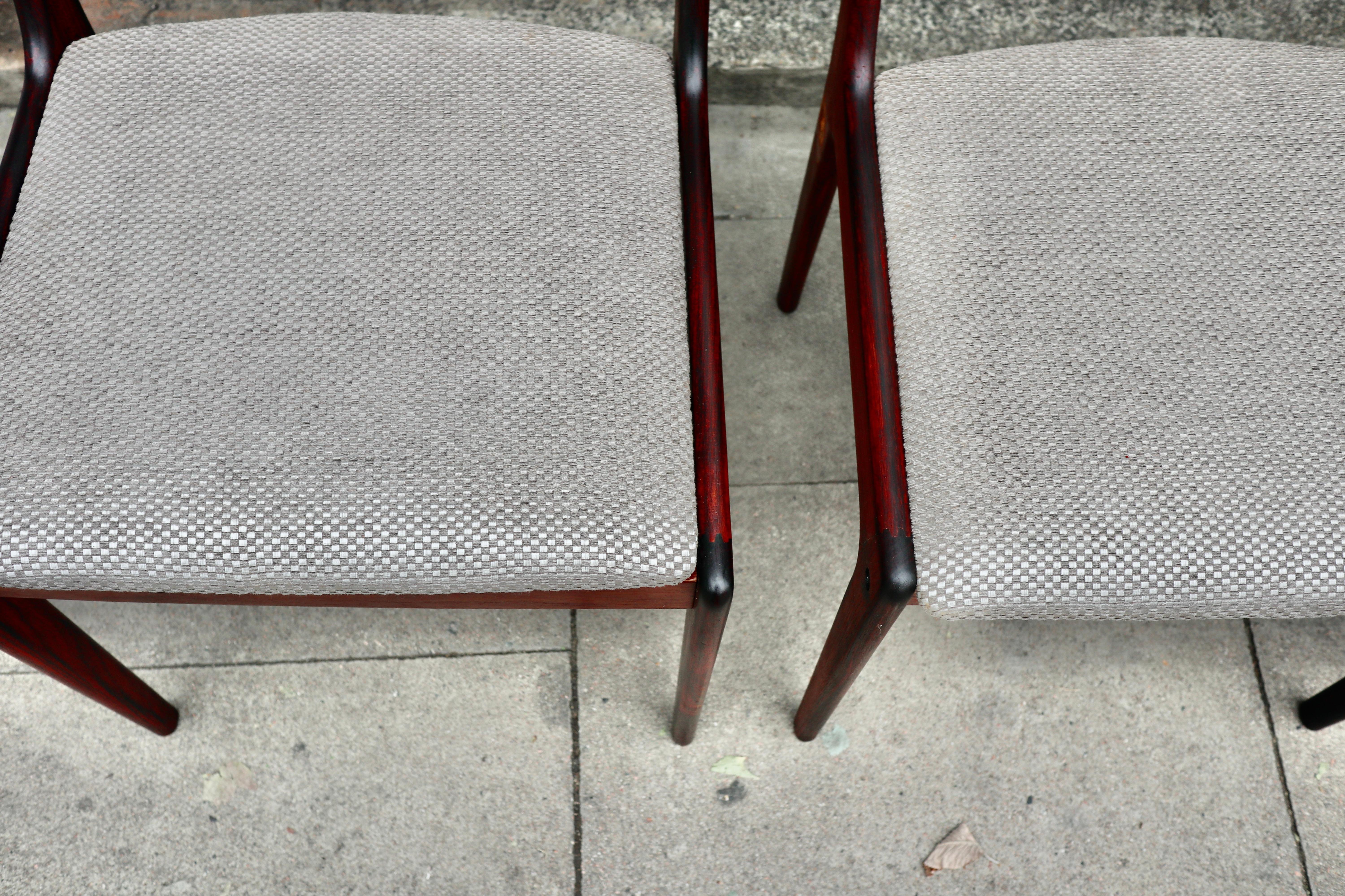 Four rosewood dining Chairs by Johannes Andersen for Uldum Møbelfabrik 1960s For Sale 5