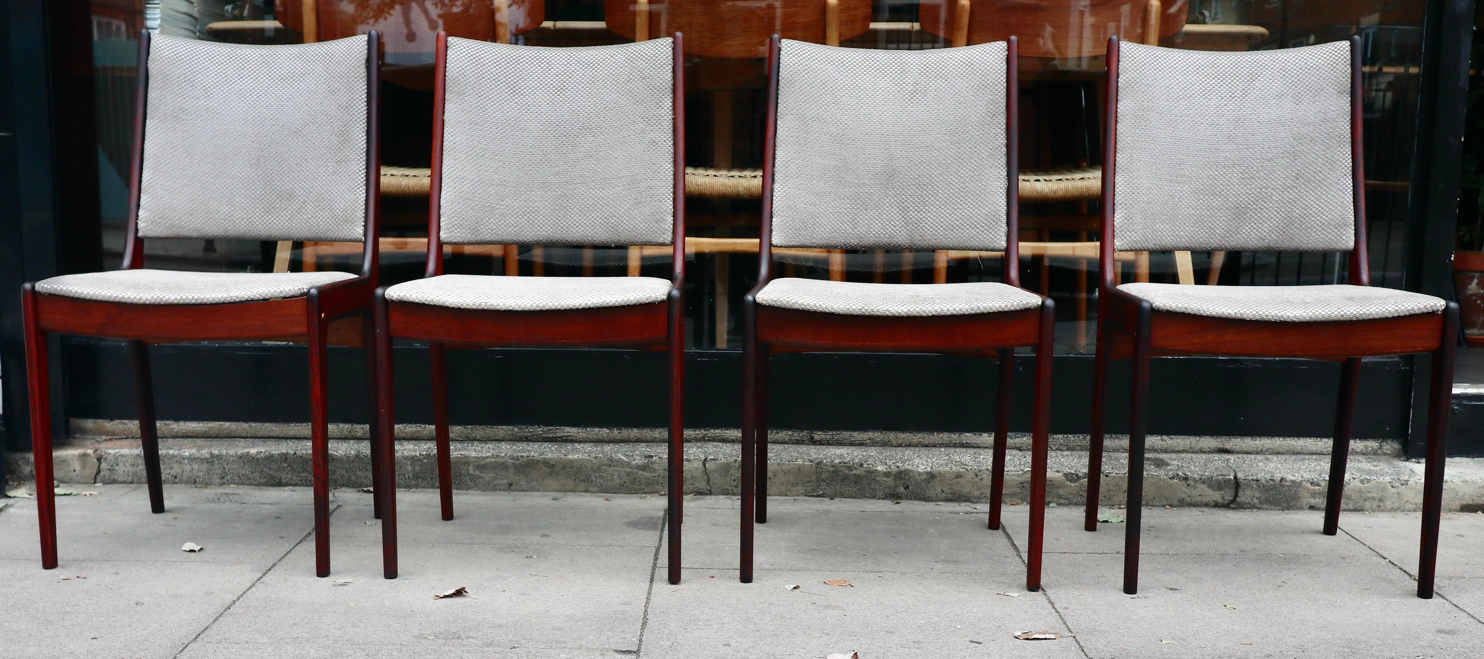 Four rosewood dining Chairs by Johannes Andersen for Uldum Møbelfabrik 1960s For Sale 6