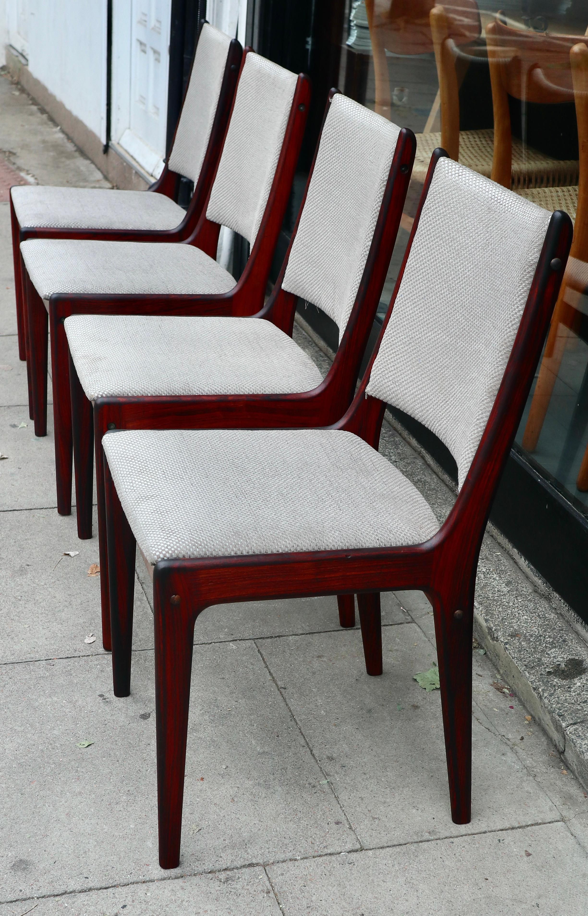 Four rosewood dining Chairs by Johannes Andersen for Uldum Møbelfabrik 1960s For Sale 13