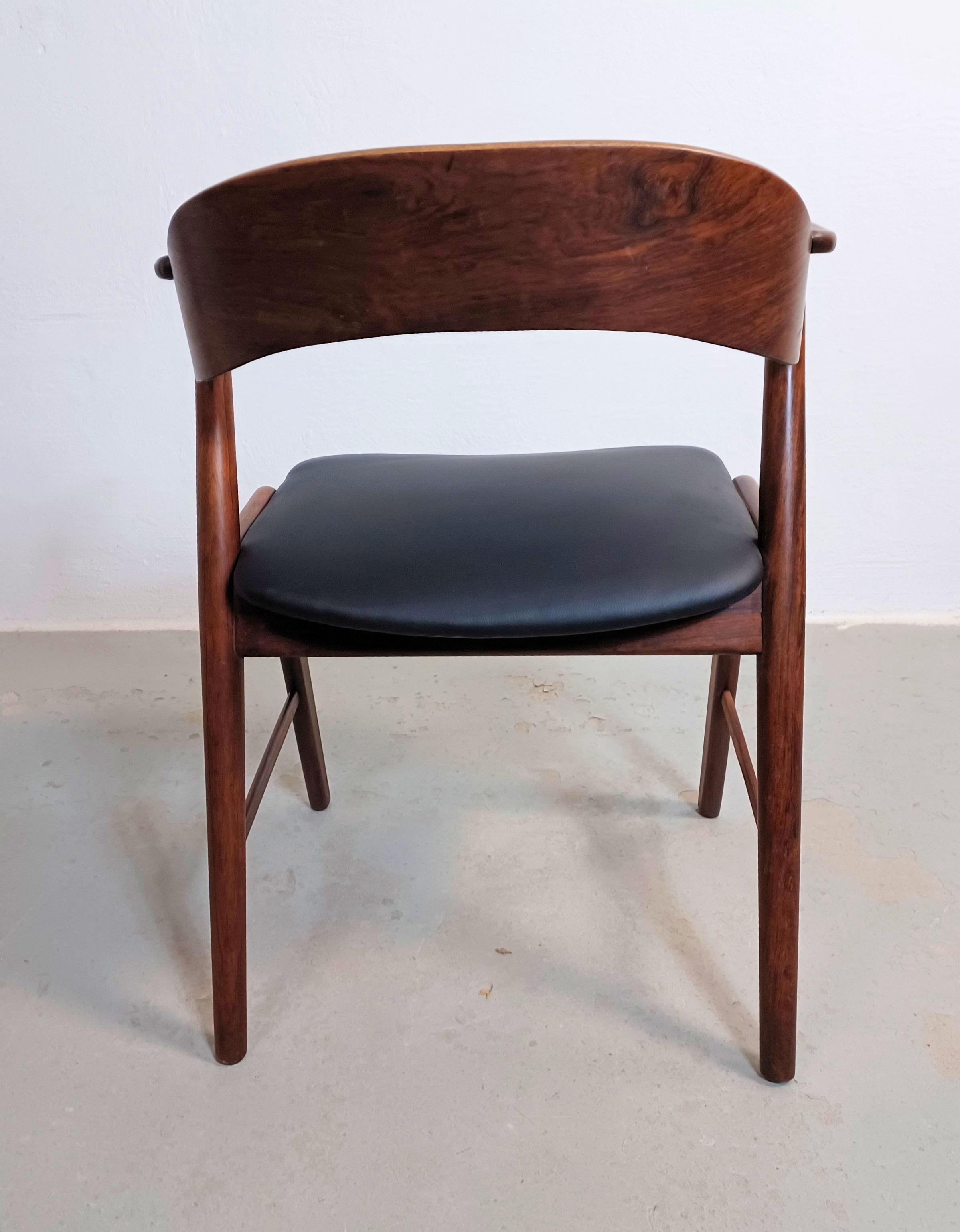 Four Rosewood Dining Chairs in Excellent Condition with Customizable Upholstery In Excellent Condition For Sale In Knebel, DK