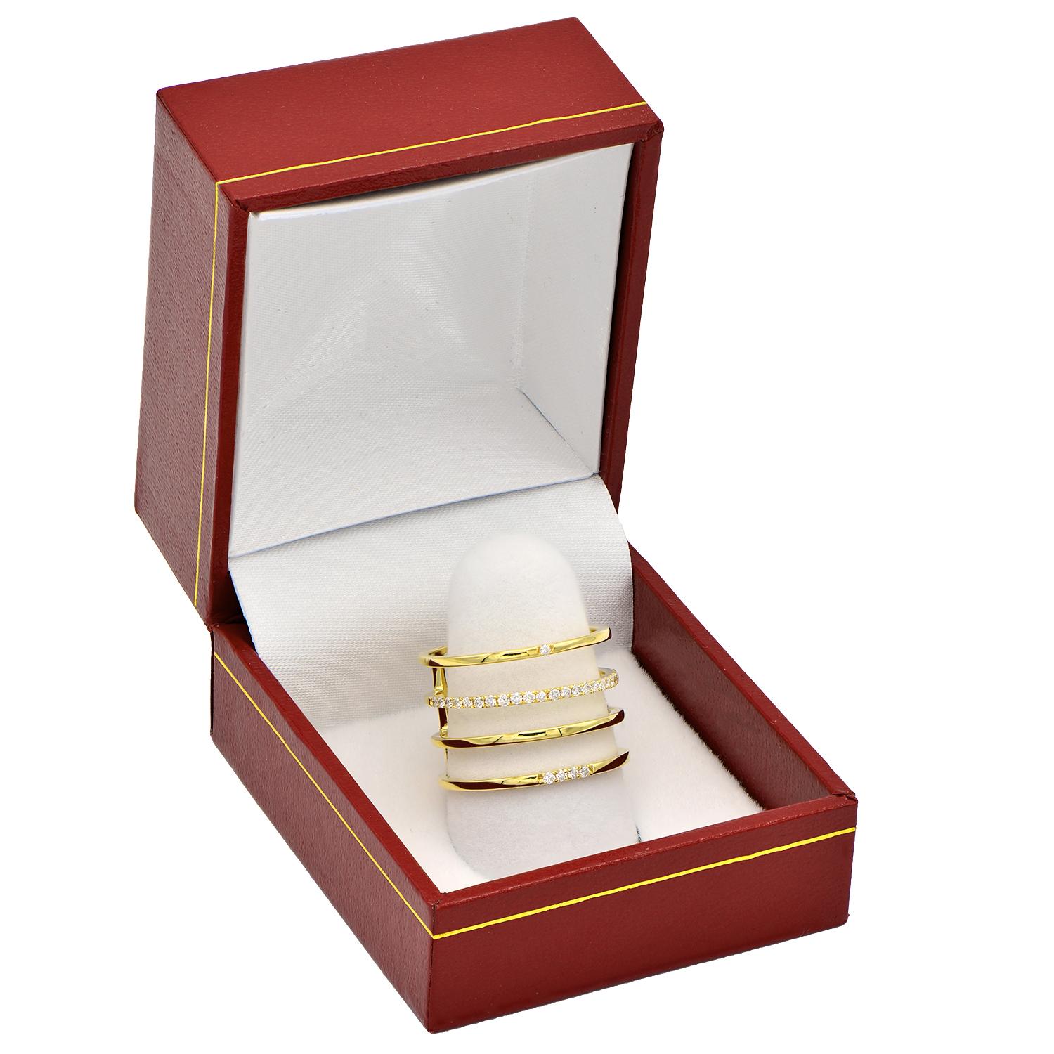 Contemporain Bague à la mode à quatre rangées de diamants en or jaune en vente