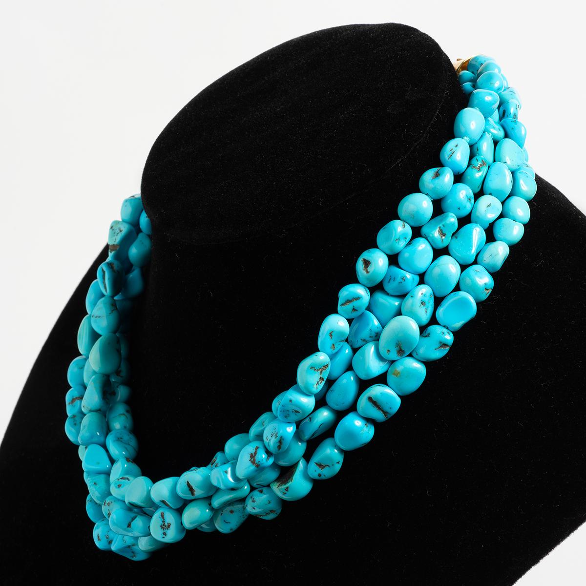 Collana a quattro file di turchesi, chiusura in metallo con timbro 7350, Italia, circa 1990. In condizioni ottime in vendita a Canterbury, England