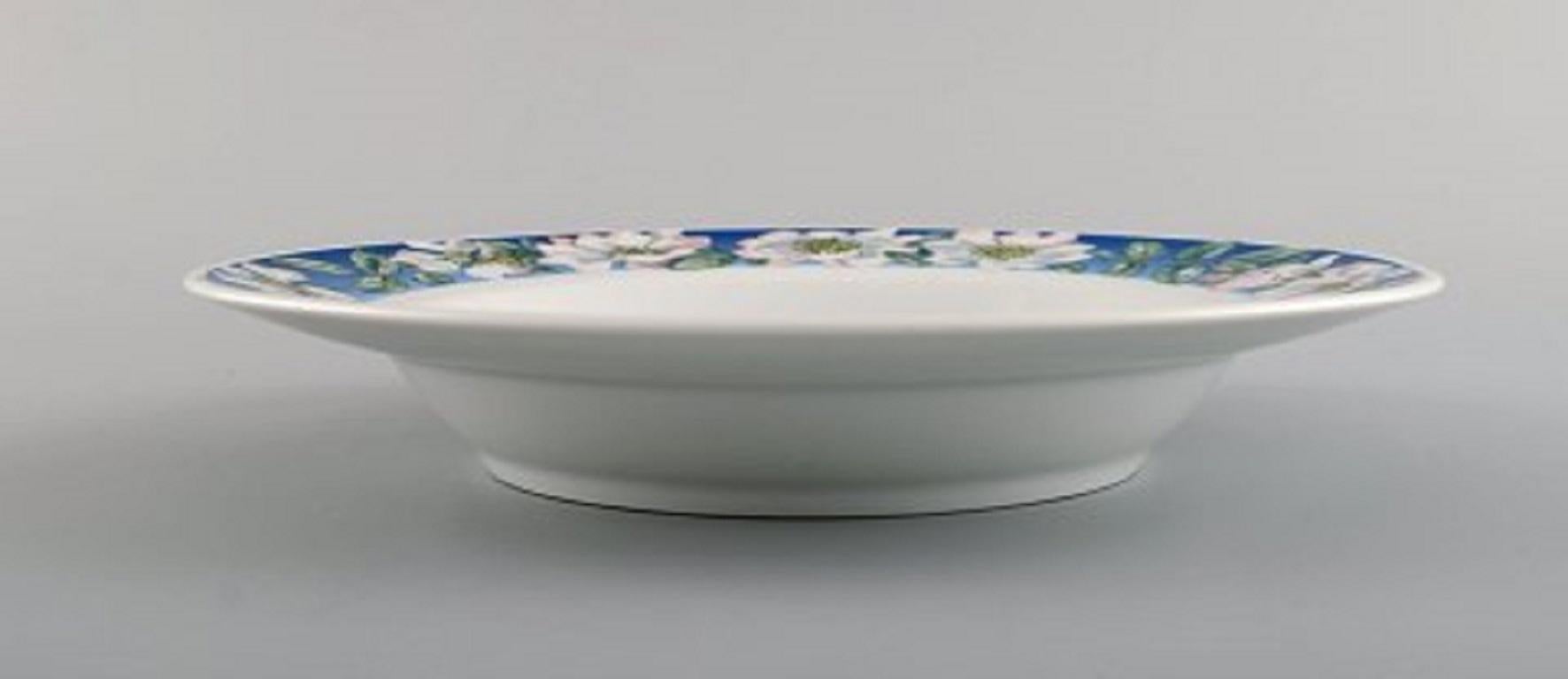 Hand-Painted Four Royal Copenhagen White Rose Deep Plates with Blue Border and White Flowers For Sale