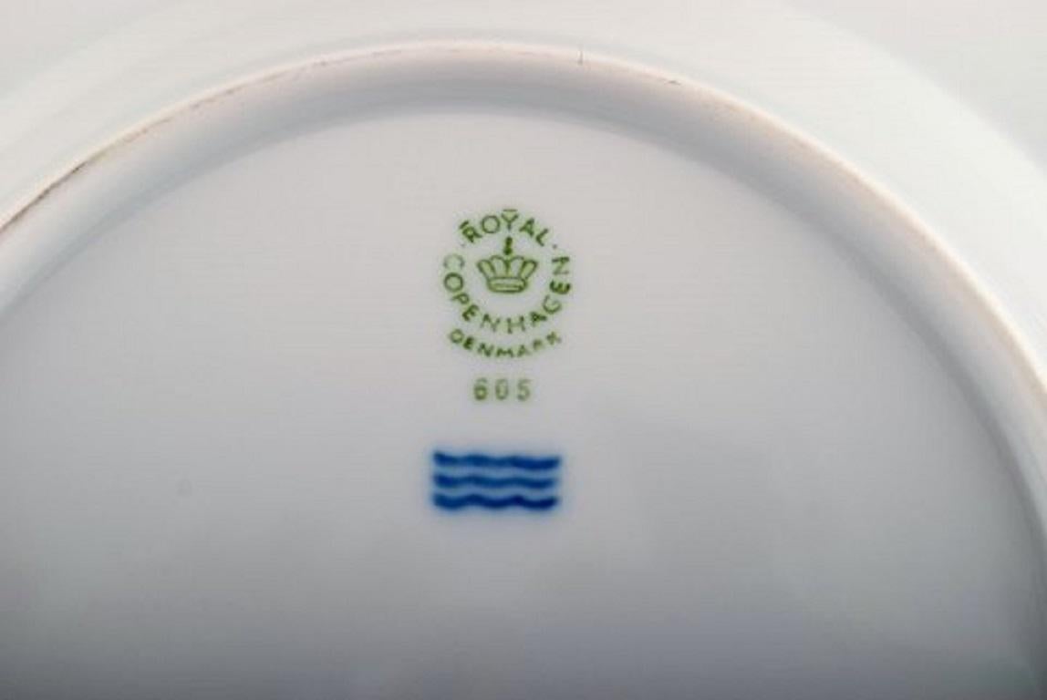 Late 20th Century Four Royal Copenhagen White Rose Deep Plates with Blue Border and White Flowers For Sale
