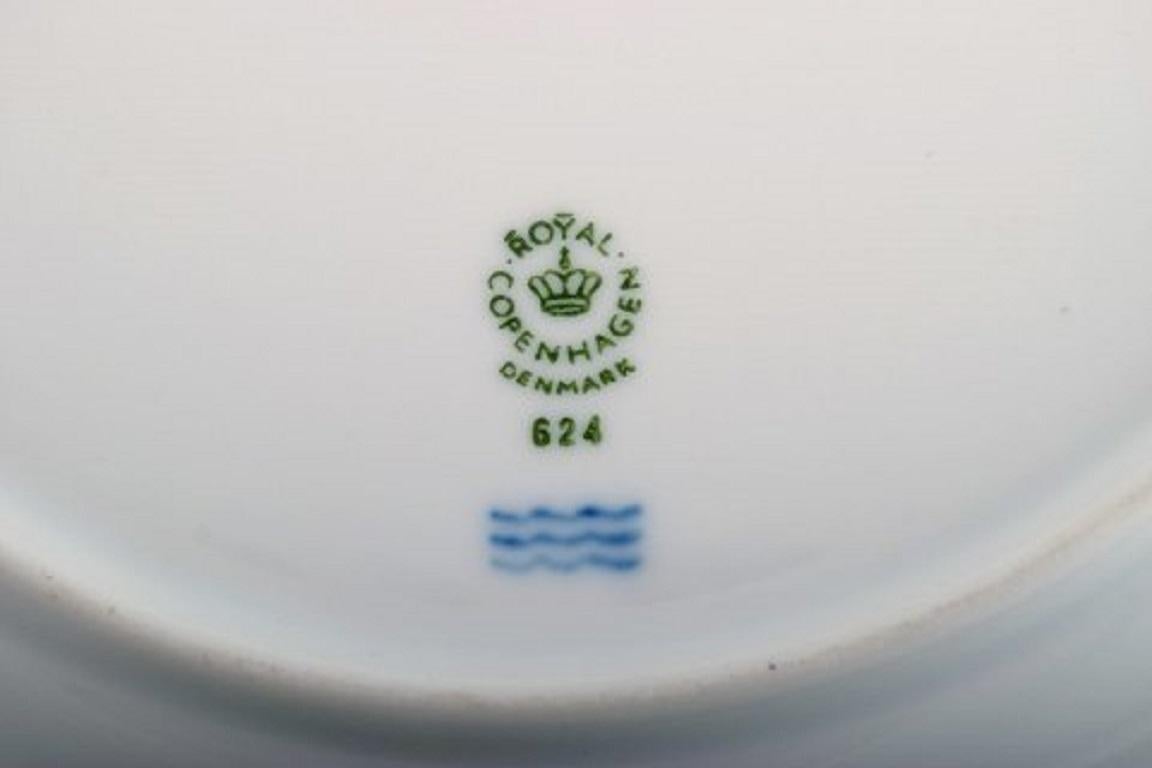 Danish Four Royal Copenhagen White Rose Dinner Plates with Blue Border, White Flowers For Sale