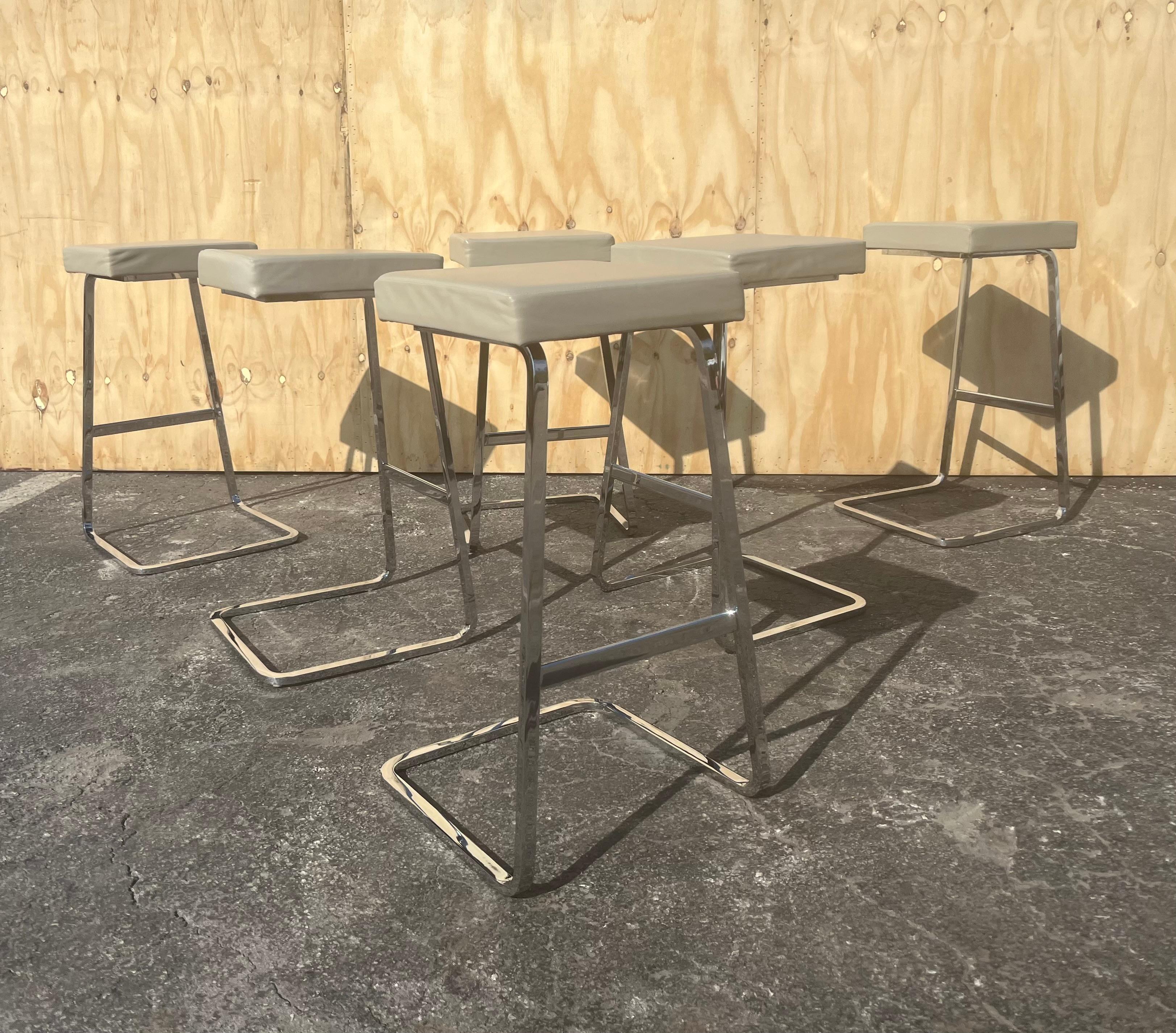 Four Seasons Bar Stool by Mies Van Der Rohe for Knoll in Leather and Chrome For Sale 4