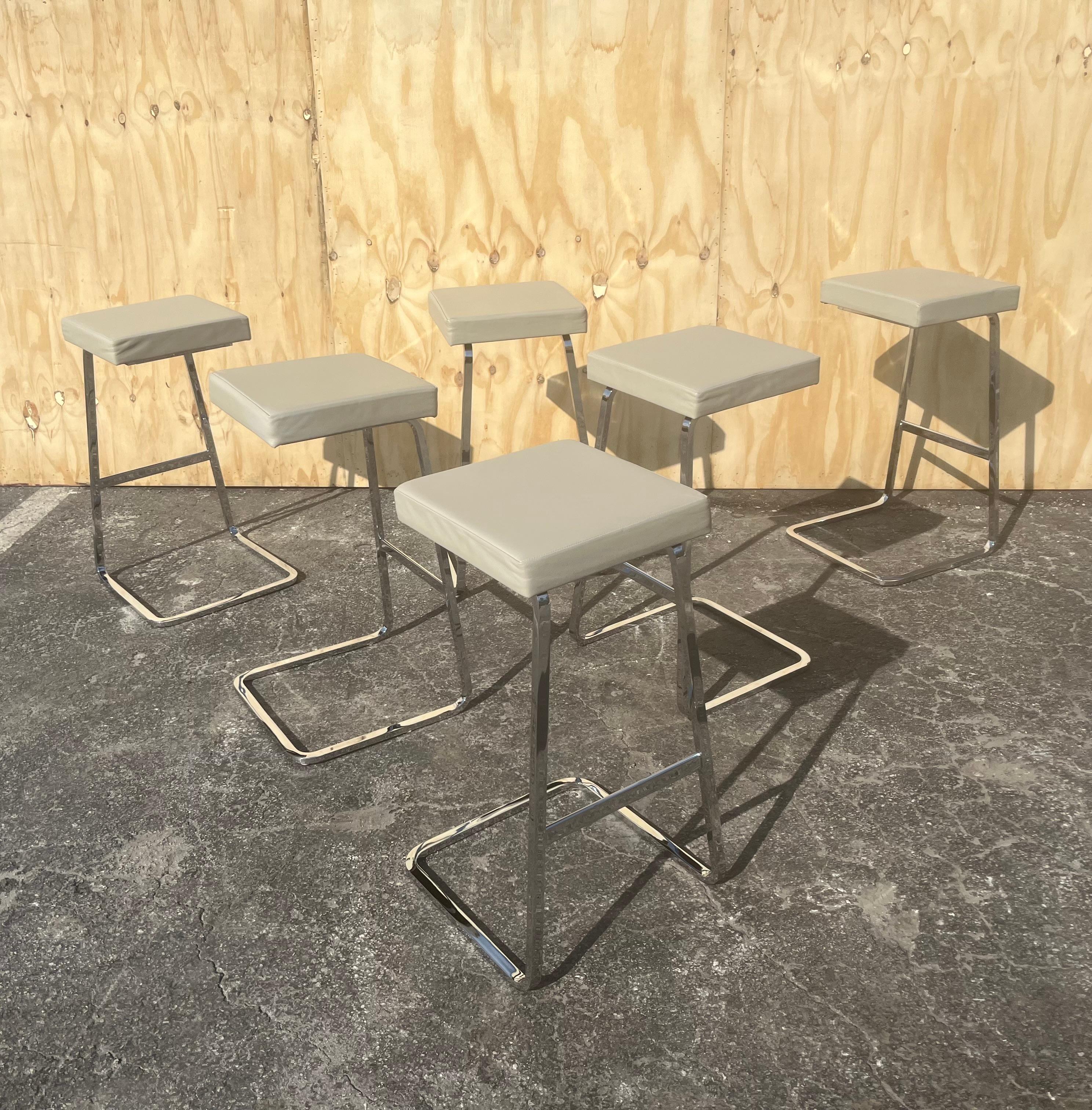 Four Seasons Bar Stool by Mies Van Der Rohe for Knoll in Leather and Chrome For Sale 1