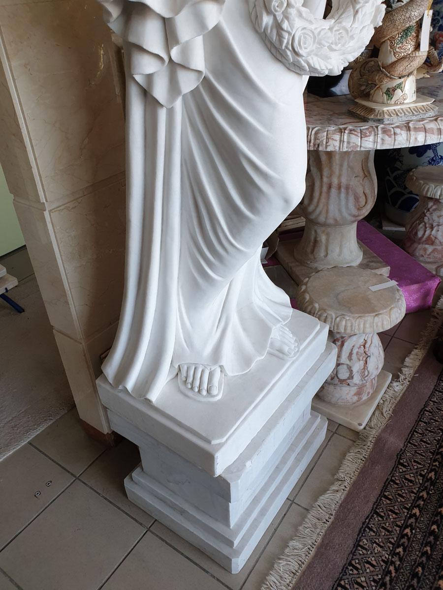 Four Seasons, White Marble Statues Suite 2.5 Meter High Set of Four In New Condition For Sale In Liverpool, GB