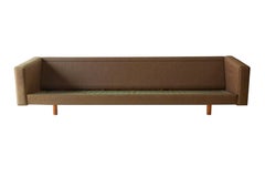 Das Viersitzer-Sofa von Wegner für GETAMA