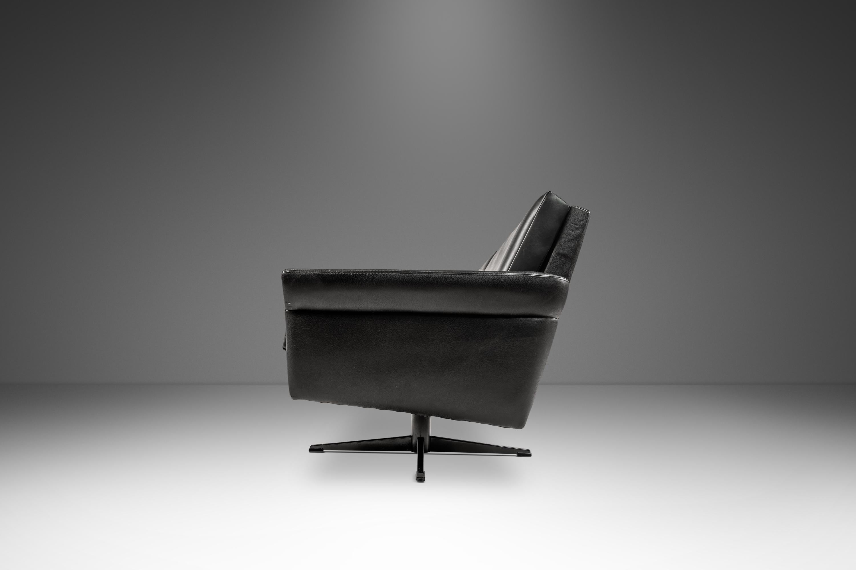 Danish Four-Seat Sofa in Vinyl Attributed to H.W. Klein for Bramin, Denmark, c. 1960s For Sale