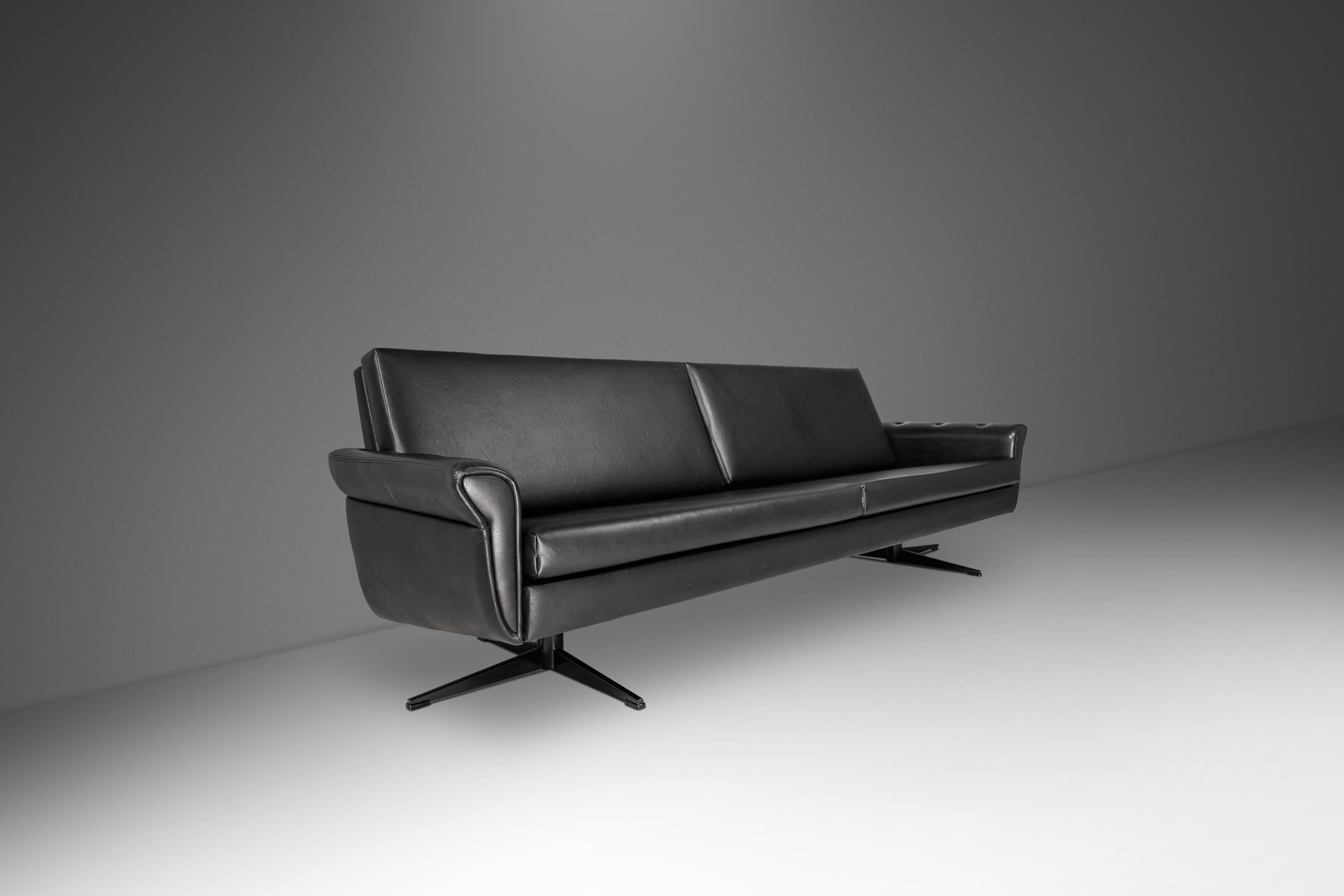 Four-Seat Sofa in Vinyl Attributed to H.W. Klein for Bramin, Denmark, c. 1960s For Sale 1