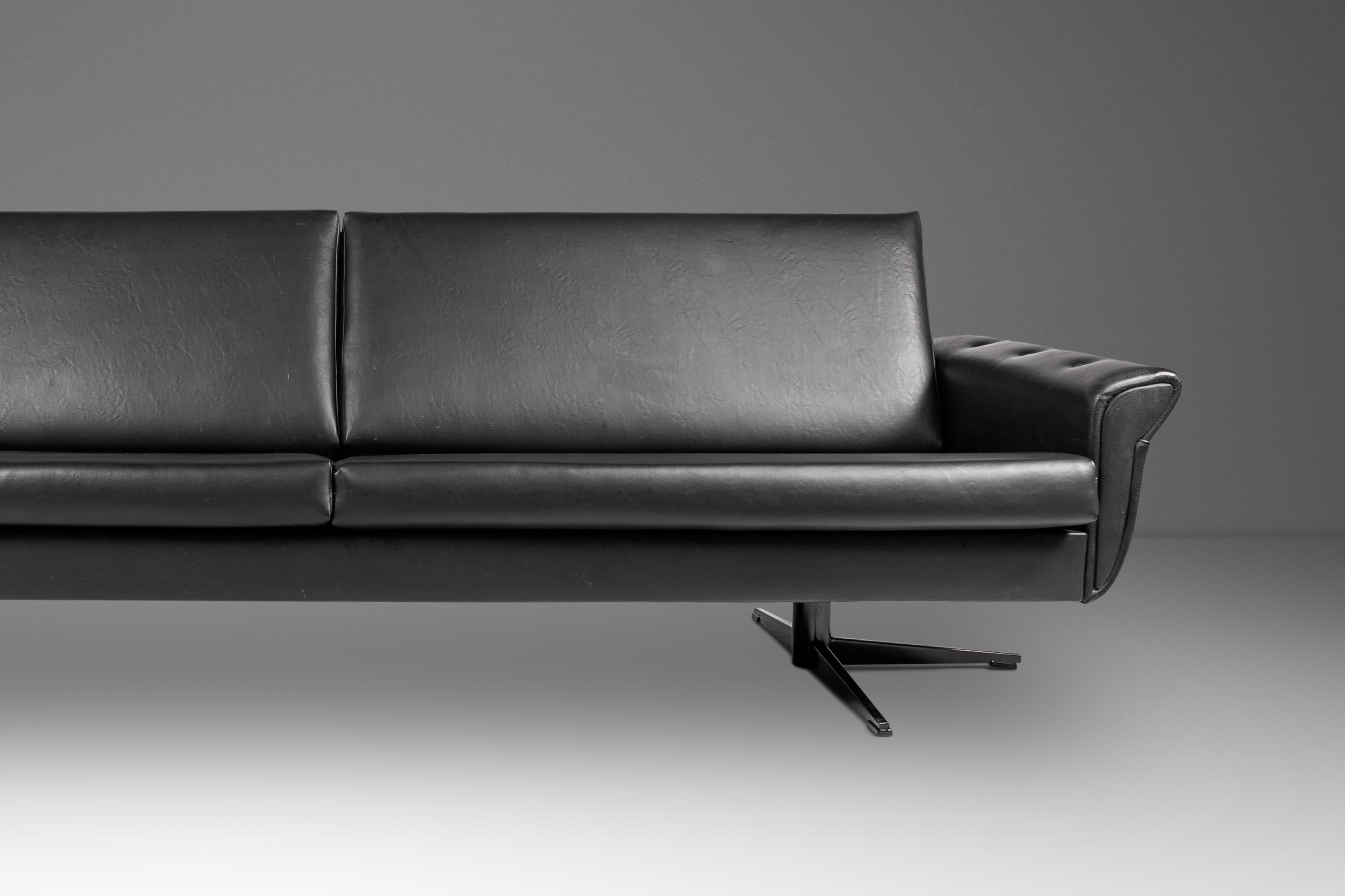 Four-Seat Sofa in Vinyl Attributed to H.W. Klein for Bramin, Denmark, c. 1960s For Sale 2