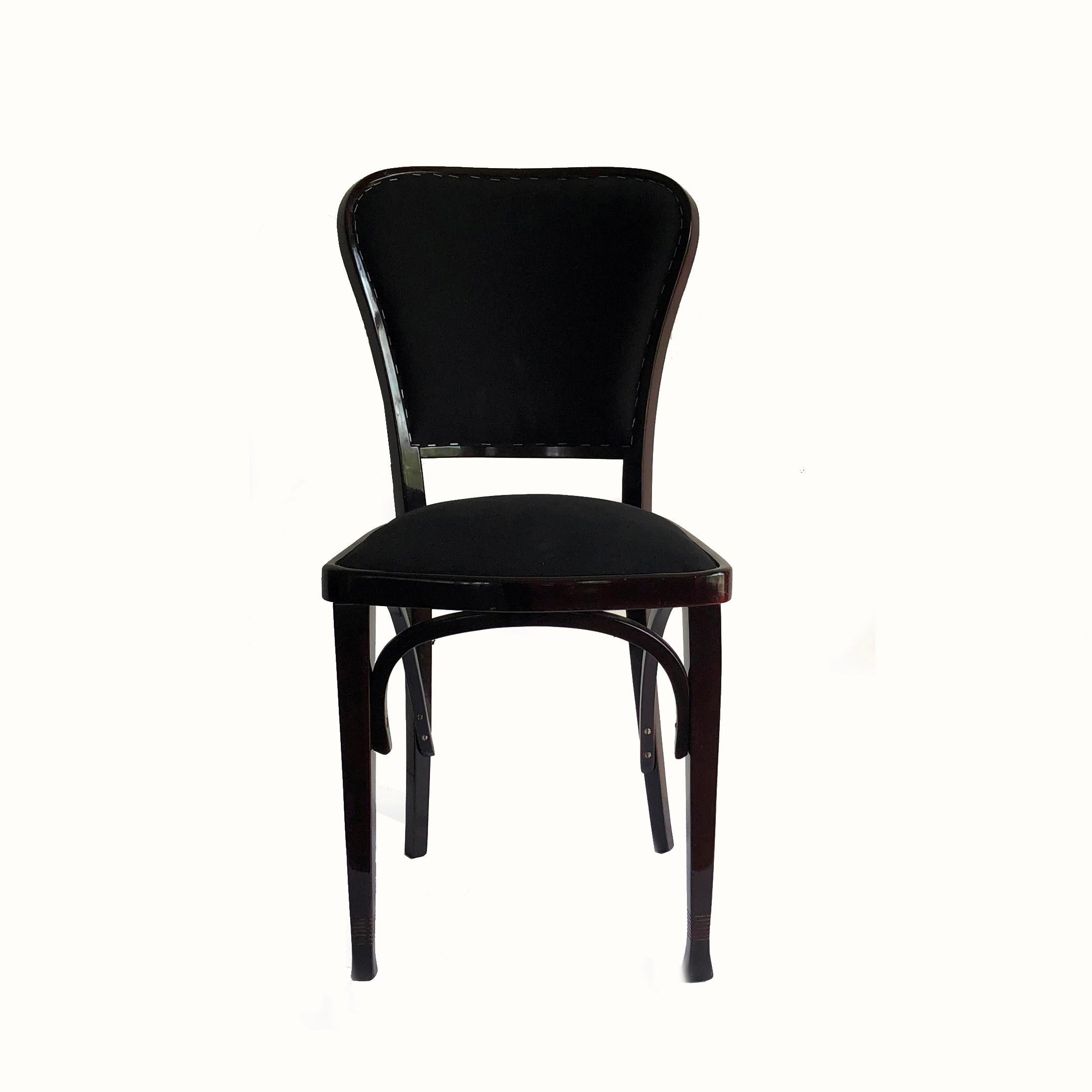 Bent beech wood, stained and polished, re-upholstered in black 0-upholstery.
The chairs were first presented as part of a dining room group at the Austrian Museum of Art and Industry, today MAK, in 1901/02.
Delivery time in case of reupholstery