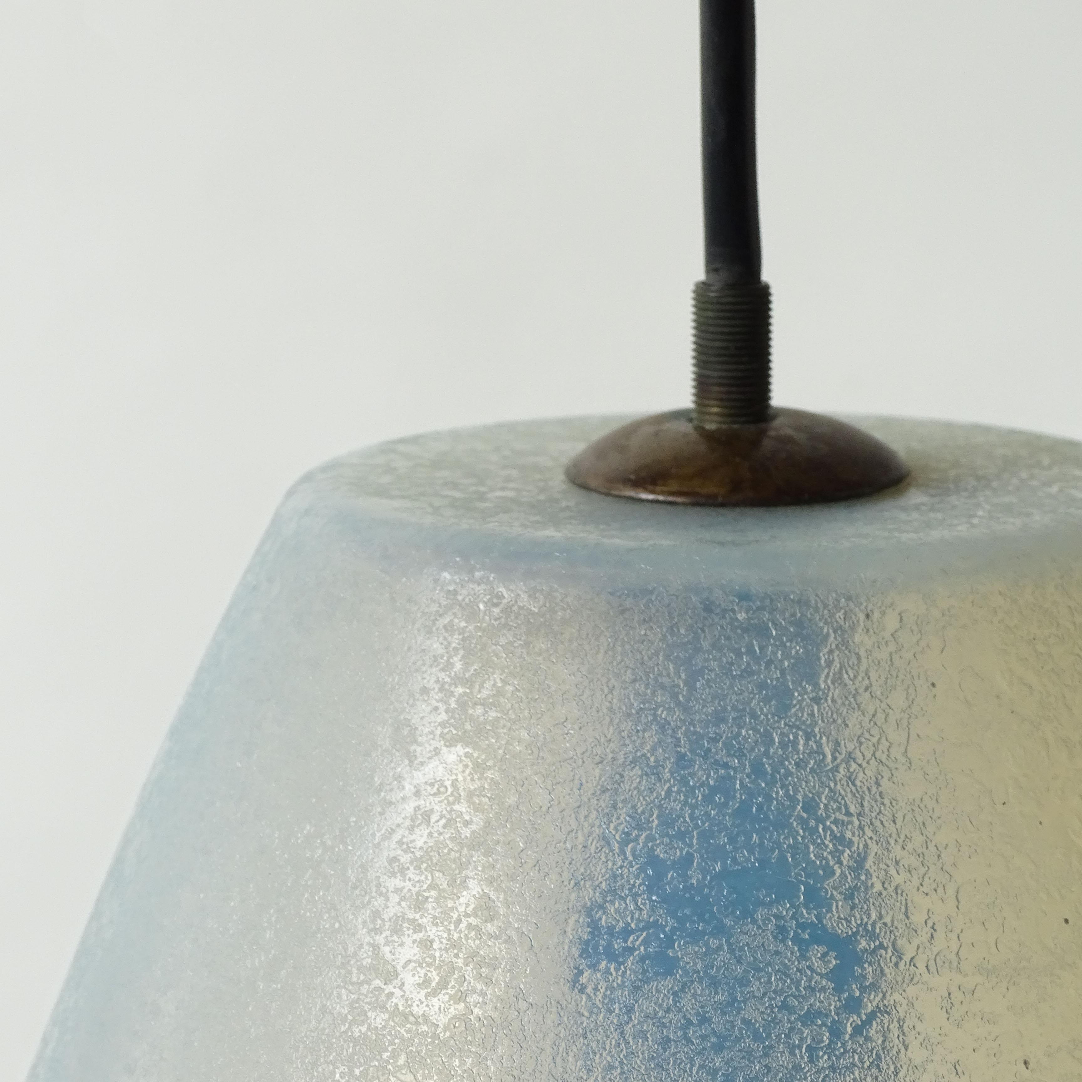 Italian Four Seguso iridescent and corroso Murano glass pendant lamps, Italy 1950s