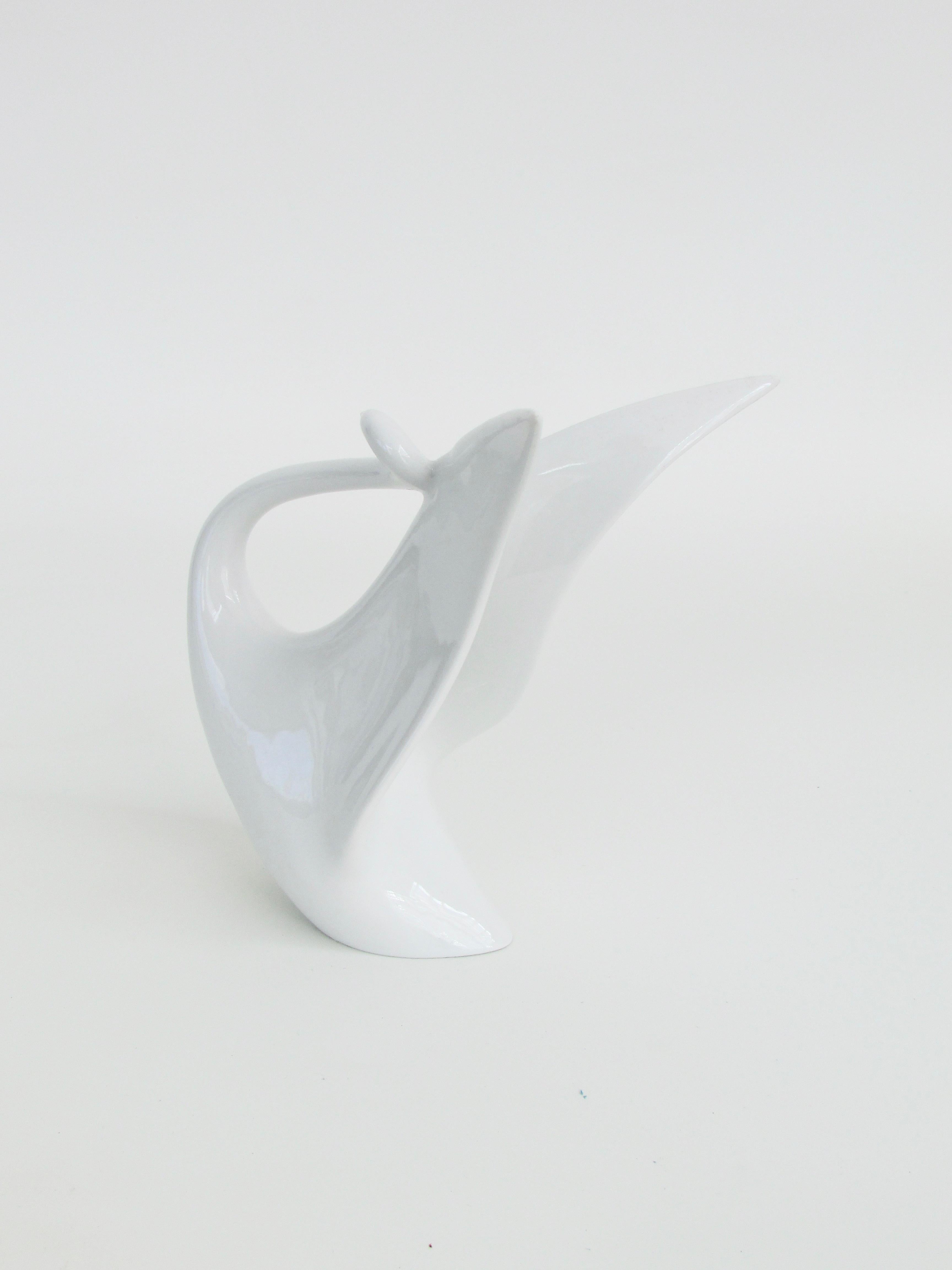 Quattro figure separate di Jaroslav Jezek Royal Dux bianche stilizzate Cigno Cavallo Squalo 4