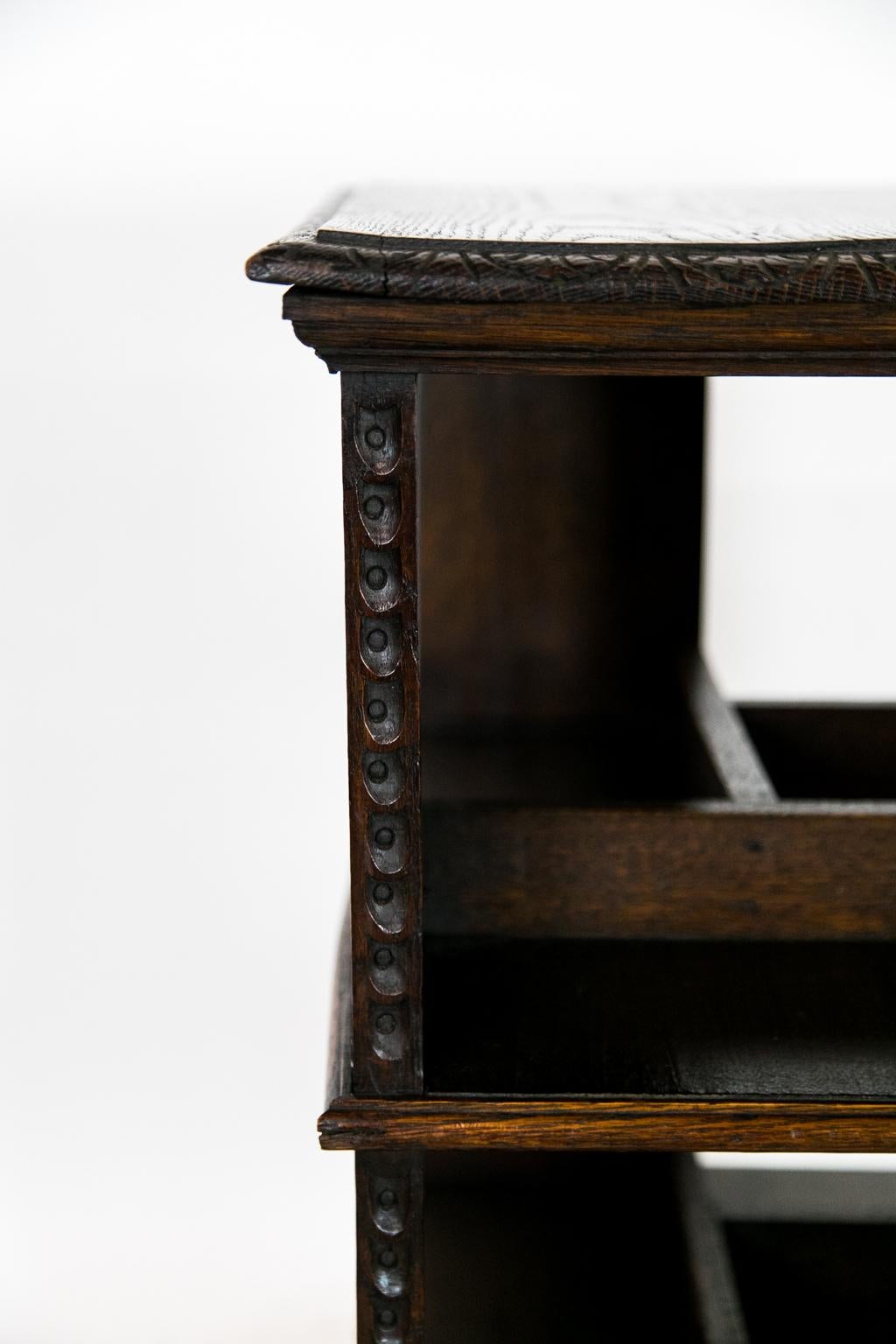 Four Sided Carved Oak English Bookstand In Good Condition For Sale In Wilson, NC