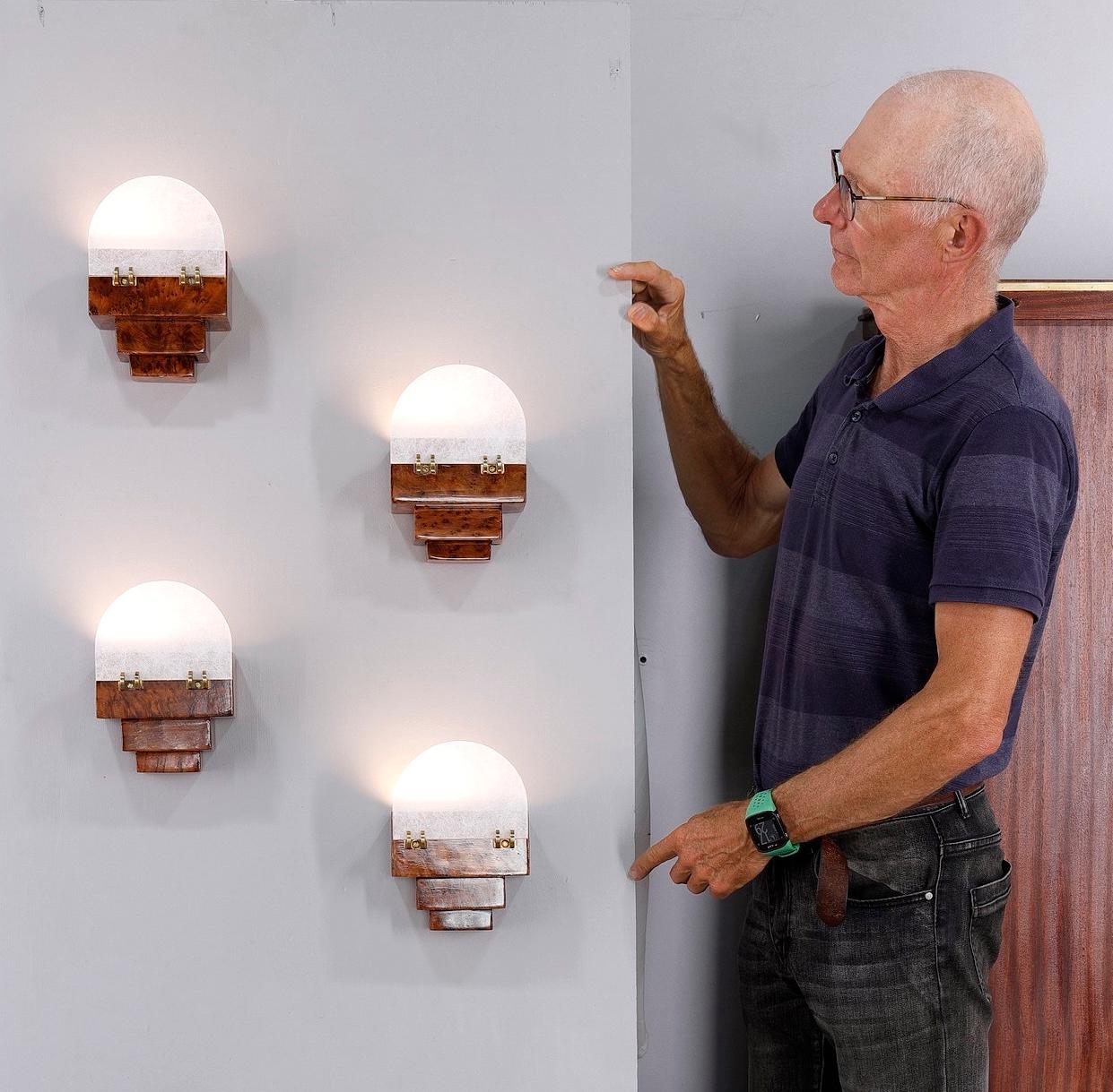 Cuatro pequeños apliques Art Déco en Bueno estado para la venta en Paris, FR