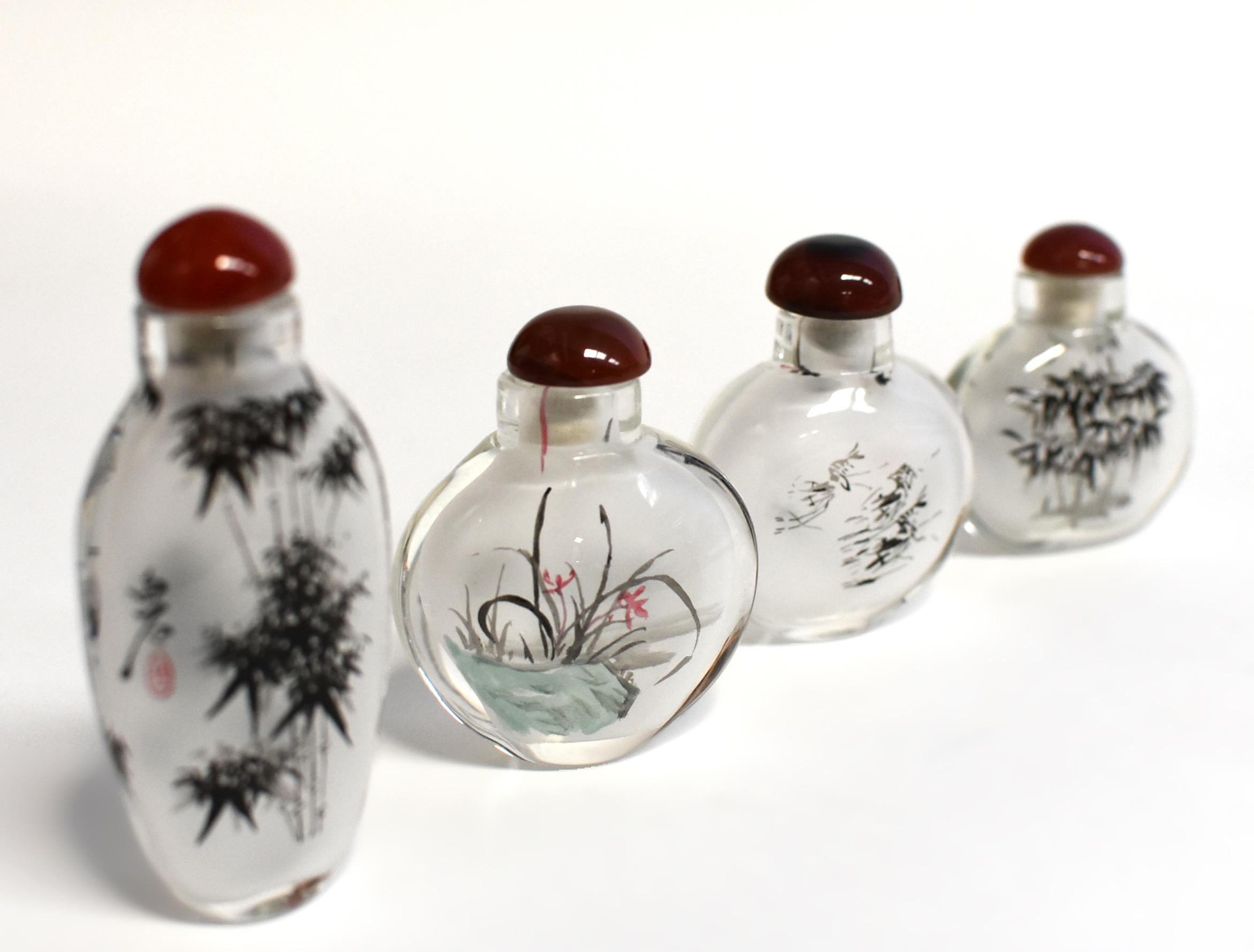 Quatre bouteilles de parfum peintes à l'intérieur, style Qi Bai Shi en vente 3