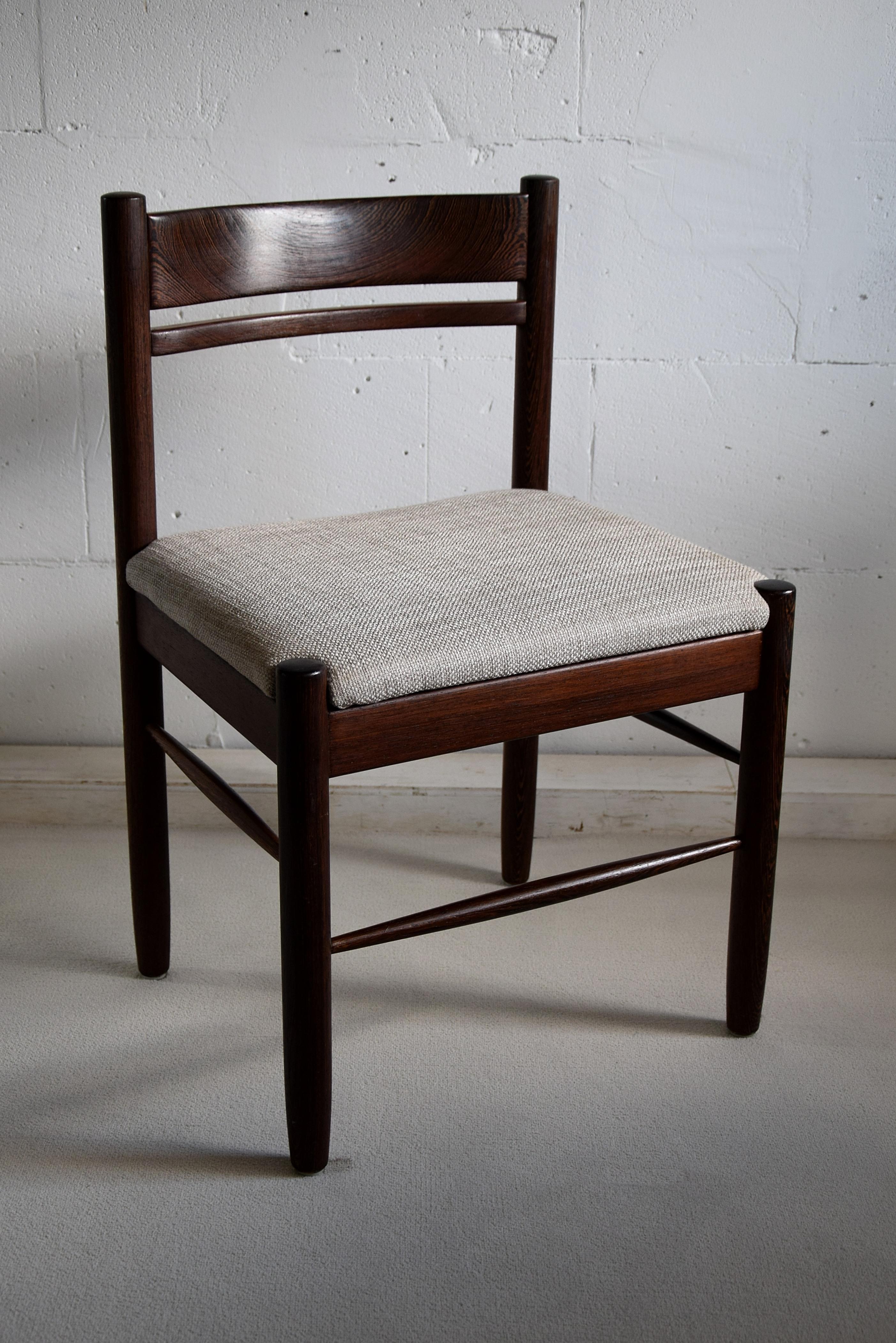 Late 20th Century Four Solid Mid-Century Modern Wengé Dining Chairs For Sale