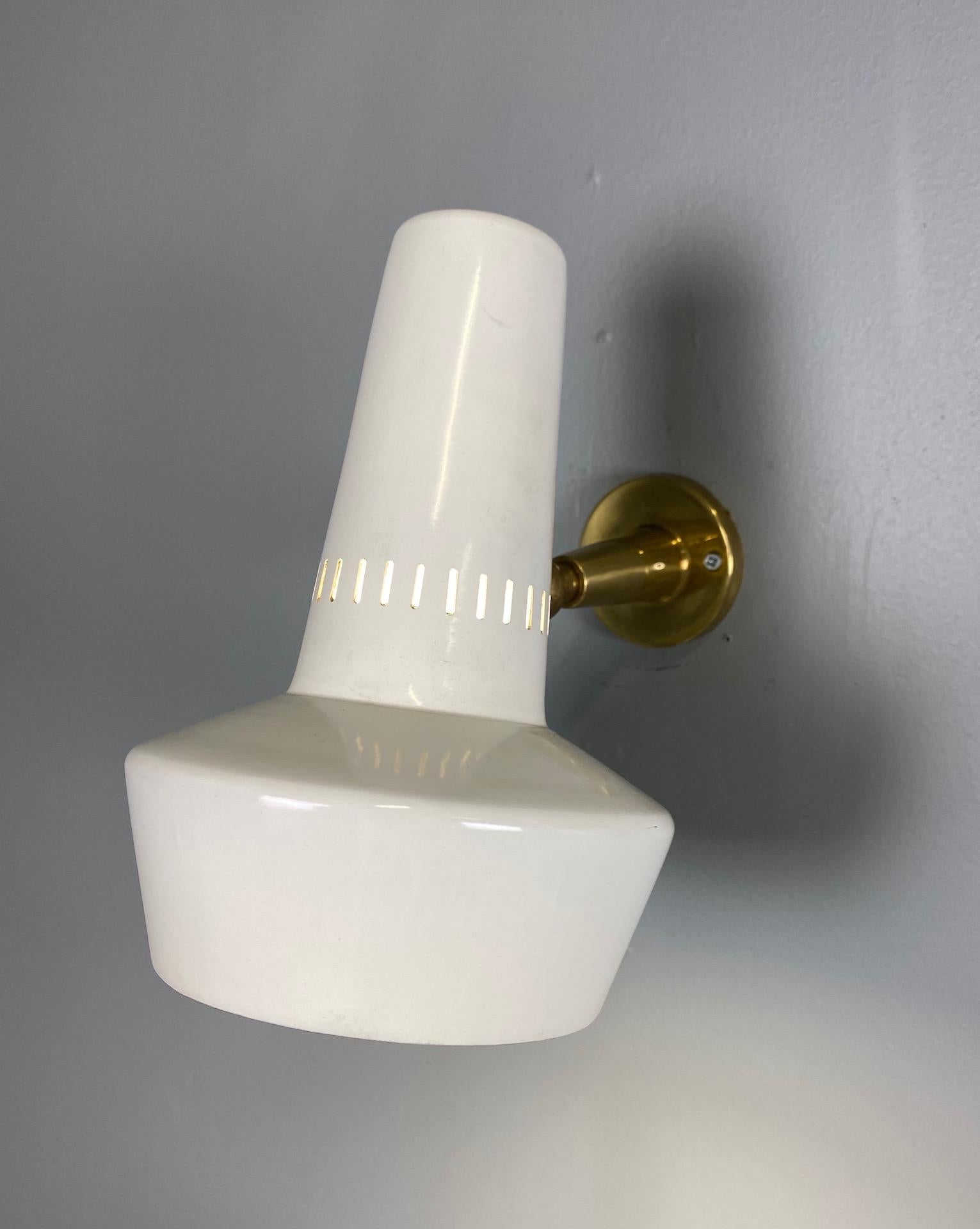Four Stilnovo Brass Adjustable Wall Lamp, 1960s In Excellent Condition In Rovereta, SM
