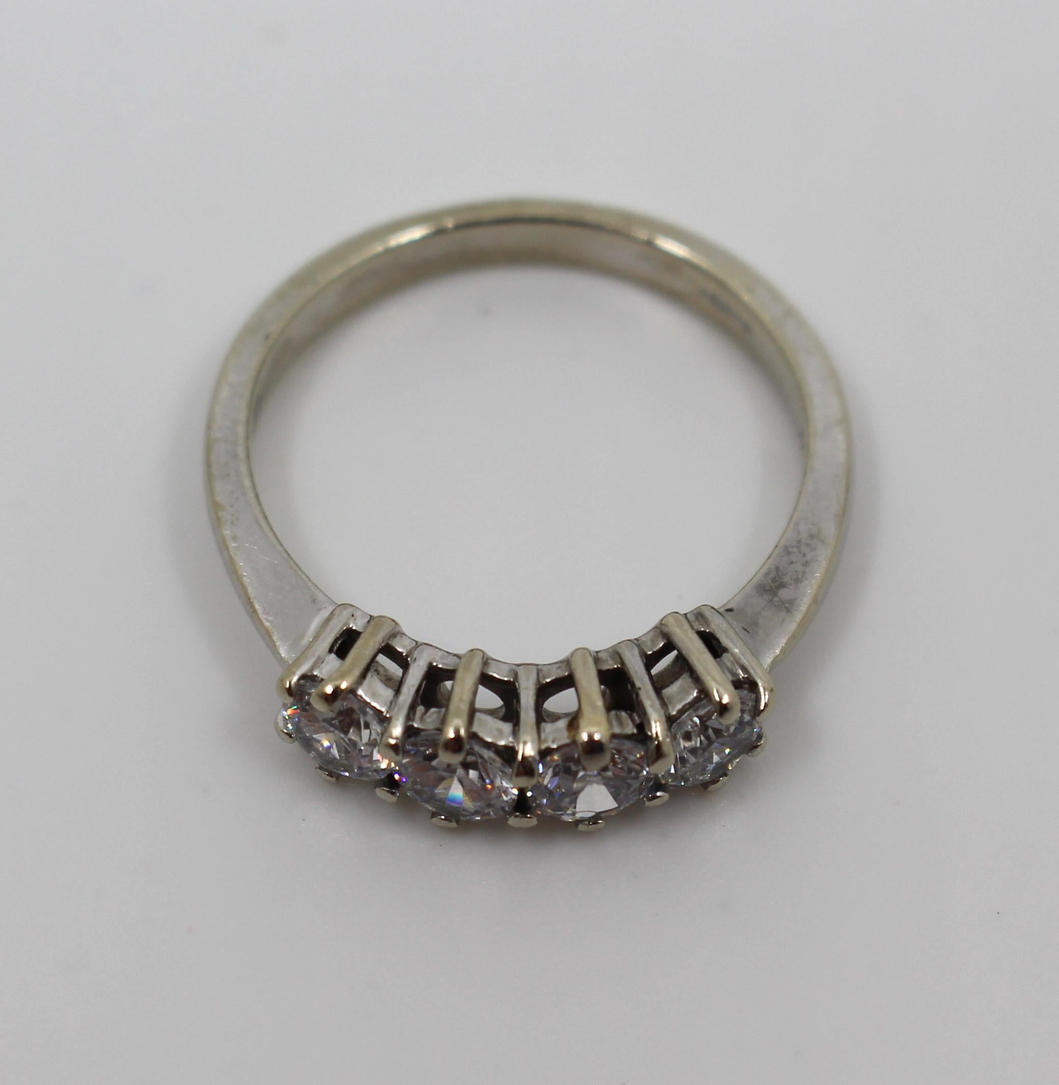 Four Stone Diamond Style Ring 9ct White Gold In Fair Condition For Sale In Worcester, Worcestershire