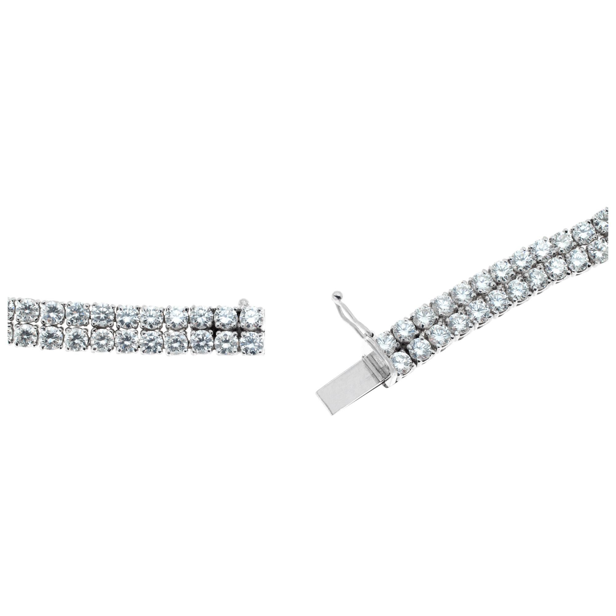 Ensemble collier et boucles d'oreilles pendantes en or blanc 18 carats avec diamants drapés à quatre brins Pour femmes en vente