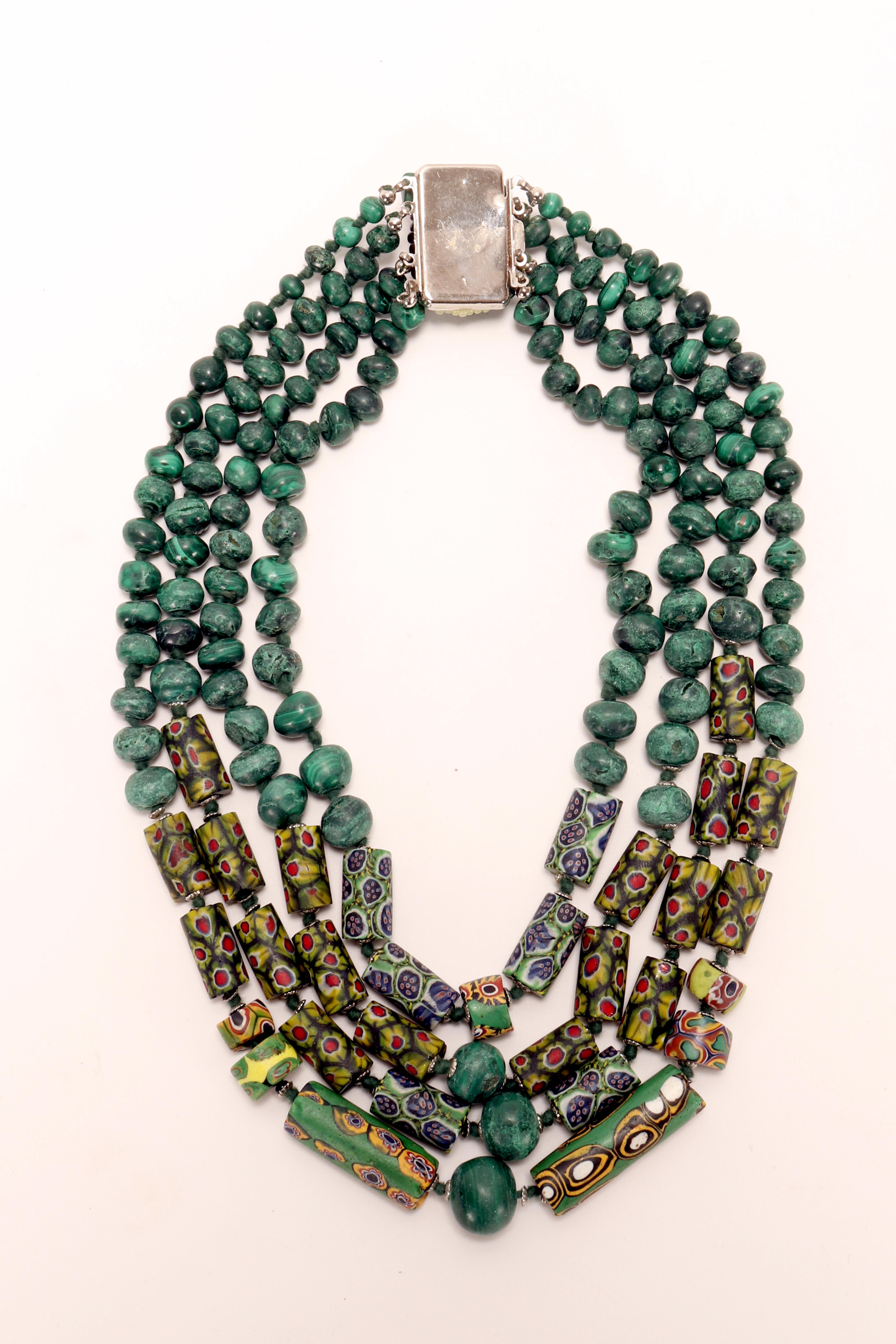 Four-strand malachite necklace with Venetian millefiori beads. Italy, 1960. en vente 2
