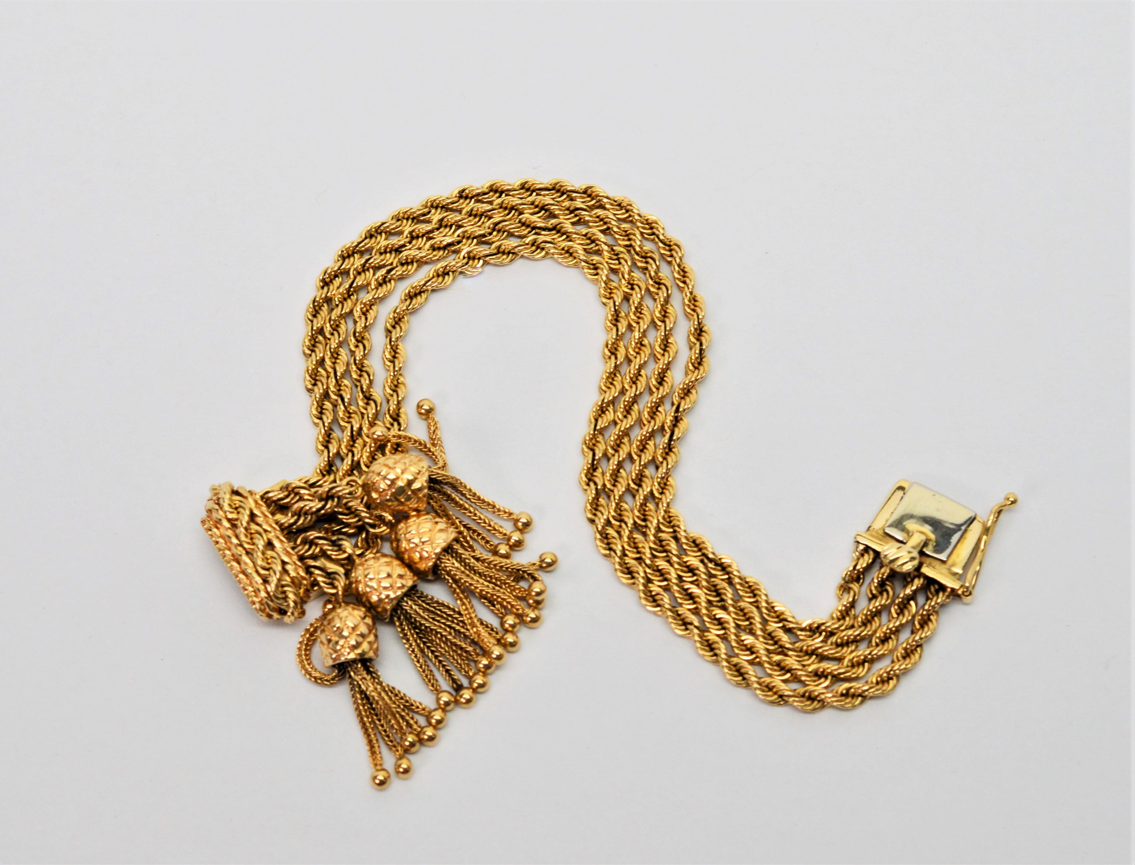 Bracelet corde à quatre brins en or jaune 14 carats avec breloques en forme d'ananas Excellent état - En vente à Mount Kisco, NY
