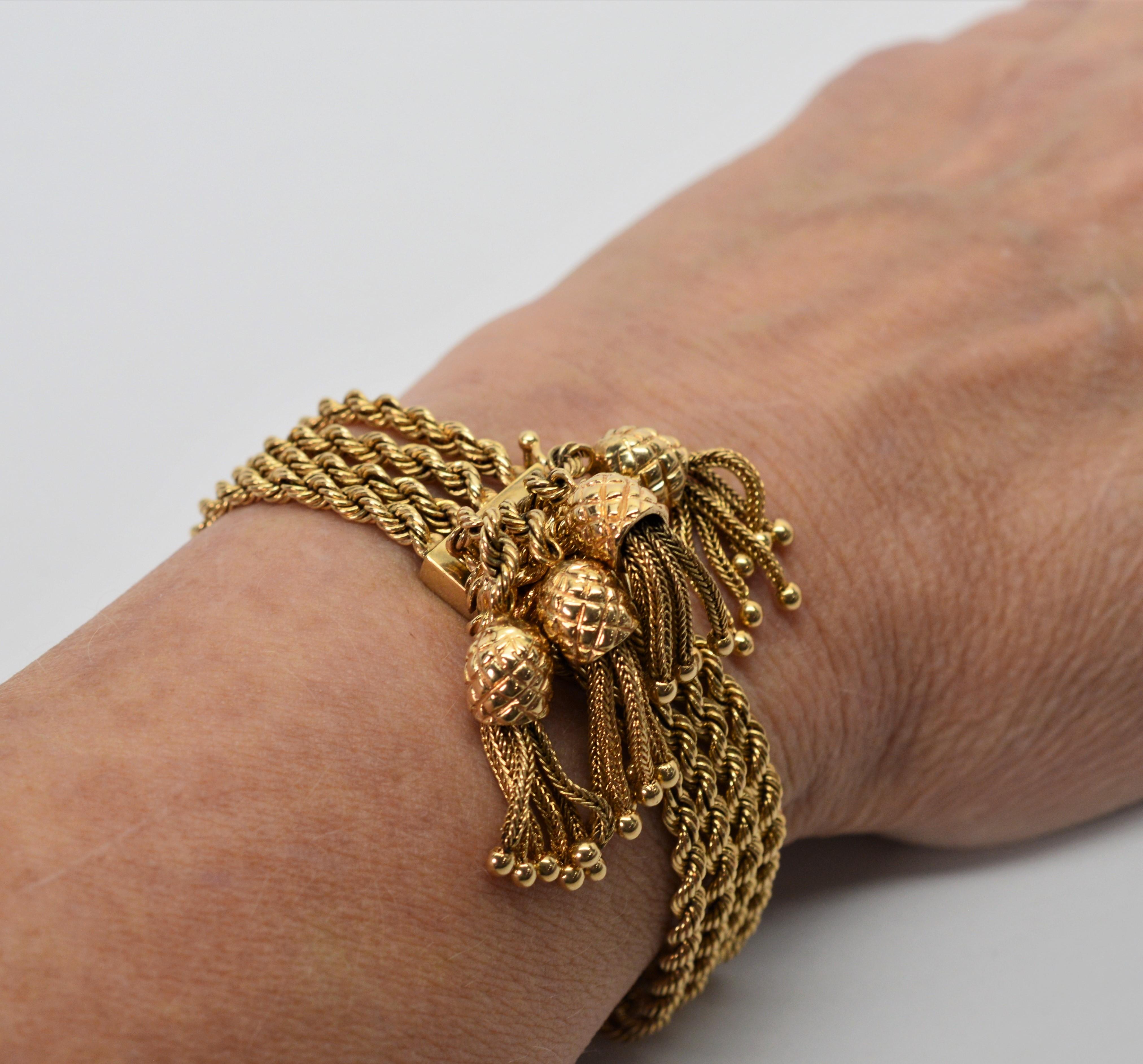 Bracelet corde à quatre brins en or jaune 14 carats avec breloques en forme d'ananas en vente 1