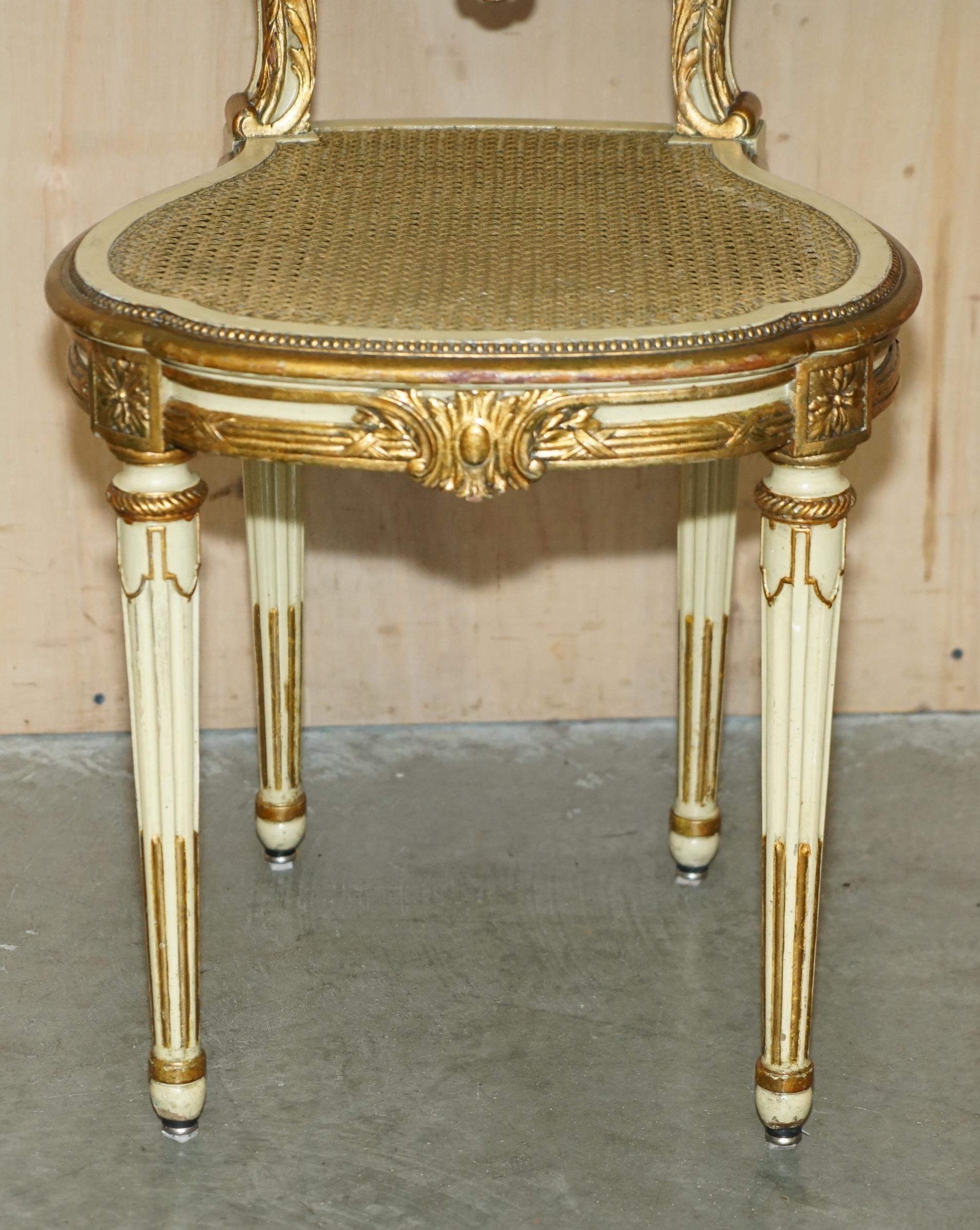 VIER AUSSERGEWÖHNLICHE LOUIS XVI. FRANZÖSISCH GILTWOOD DOPPELKÖNIGLICHE BERGERE SIiDE STÜHLE im Angebot 1