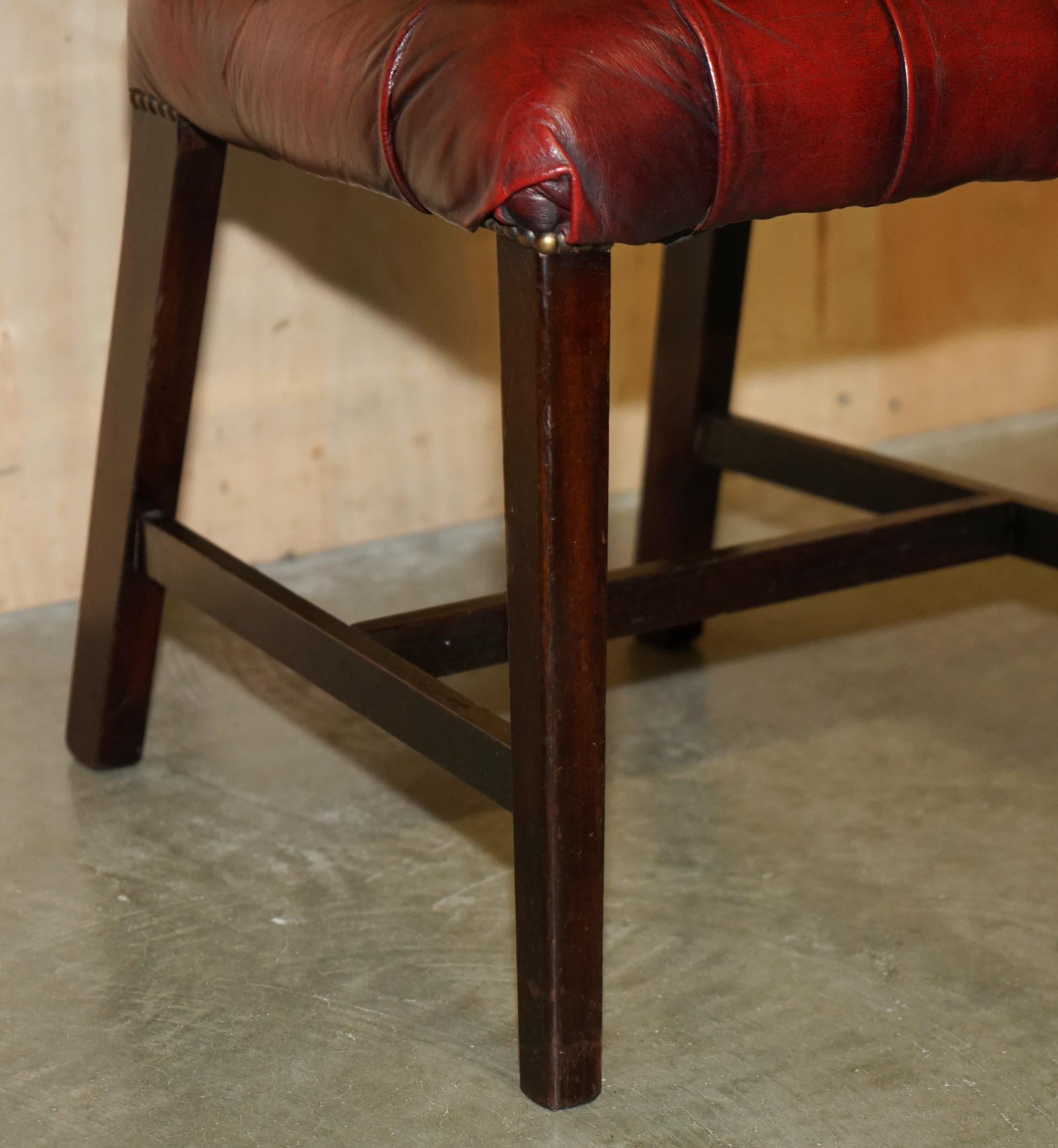 FOUR STUNNING VINTAGE OXBLOOD LEATHER HiGH BACK CHESTERFIELD DINING CHAIRS For Sale 2