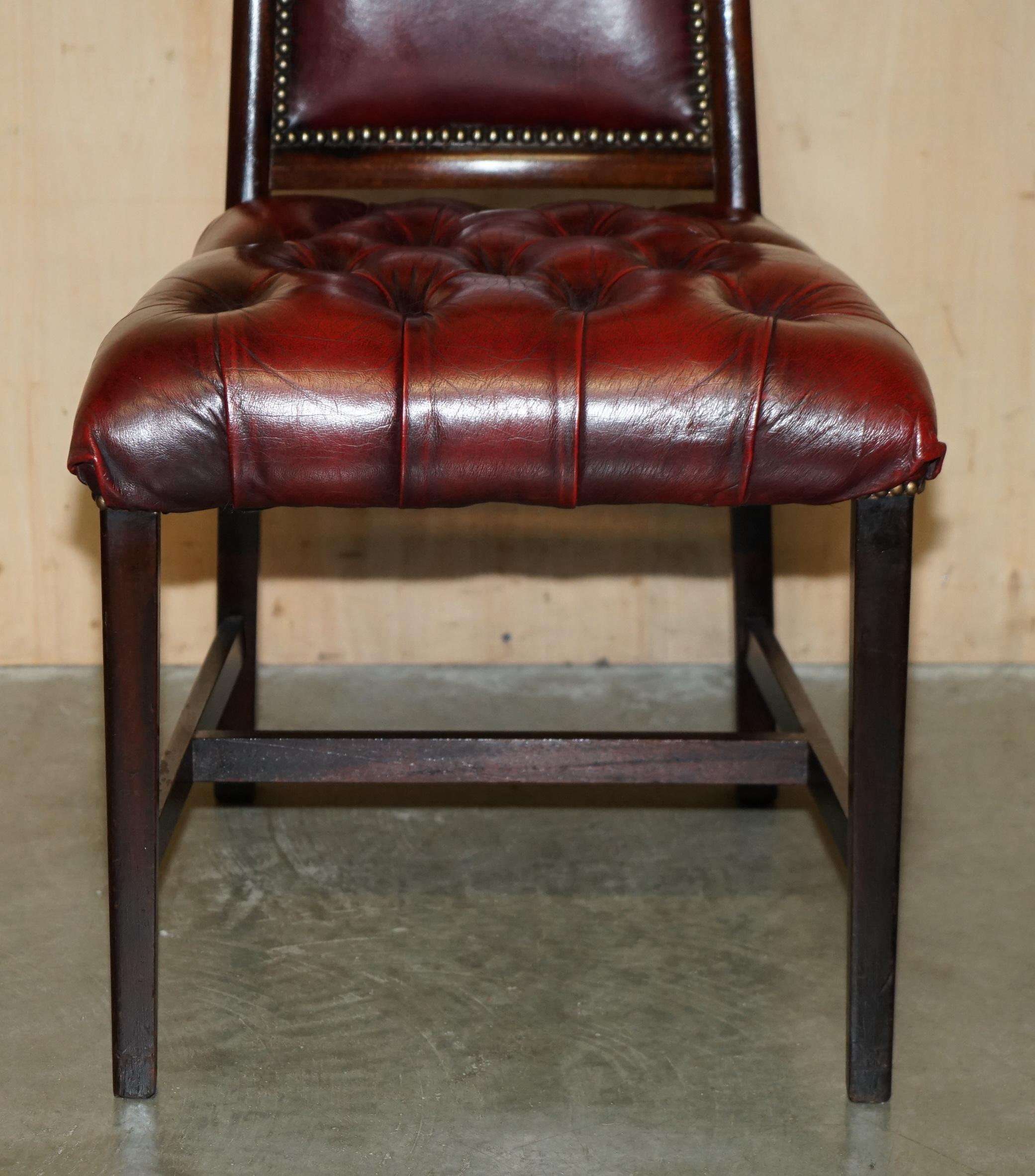 FOUR STUNNING VINTAGE OXBLOOD LEATHER HiGH BACK CHESTERFIELD DINING CHAIRS For Sale 1