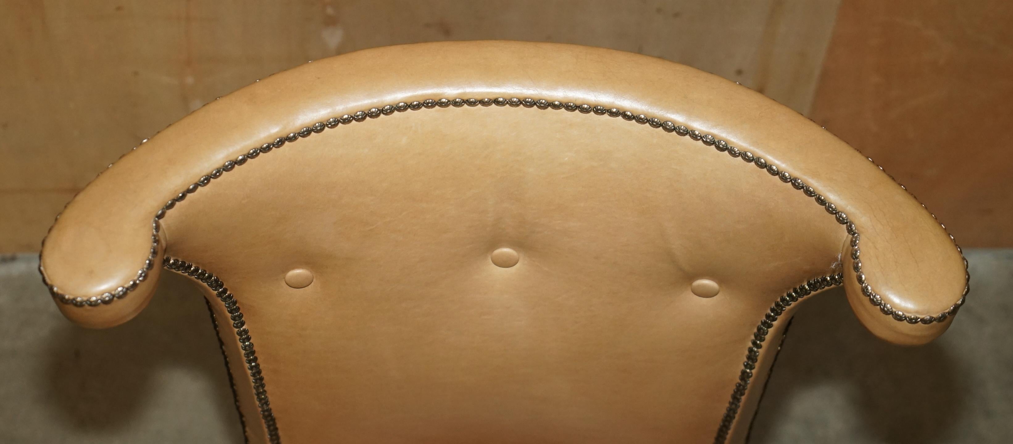 VIER BRAUNES LEINER FLORALES STUDIERENDE REGENCY CHESTERFIELD DINING STUHLSESSEL im Zustand „Gut“ im Angebot in West Sussex, Pulborough